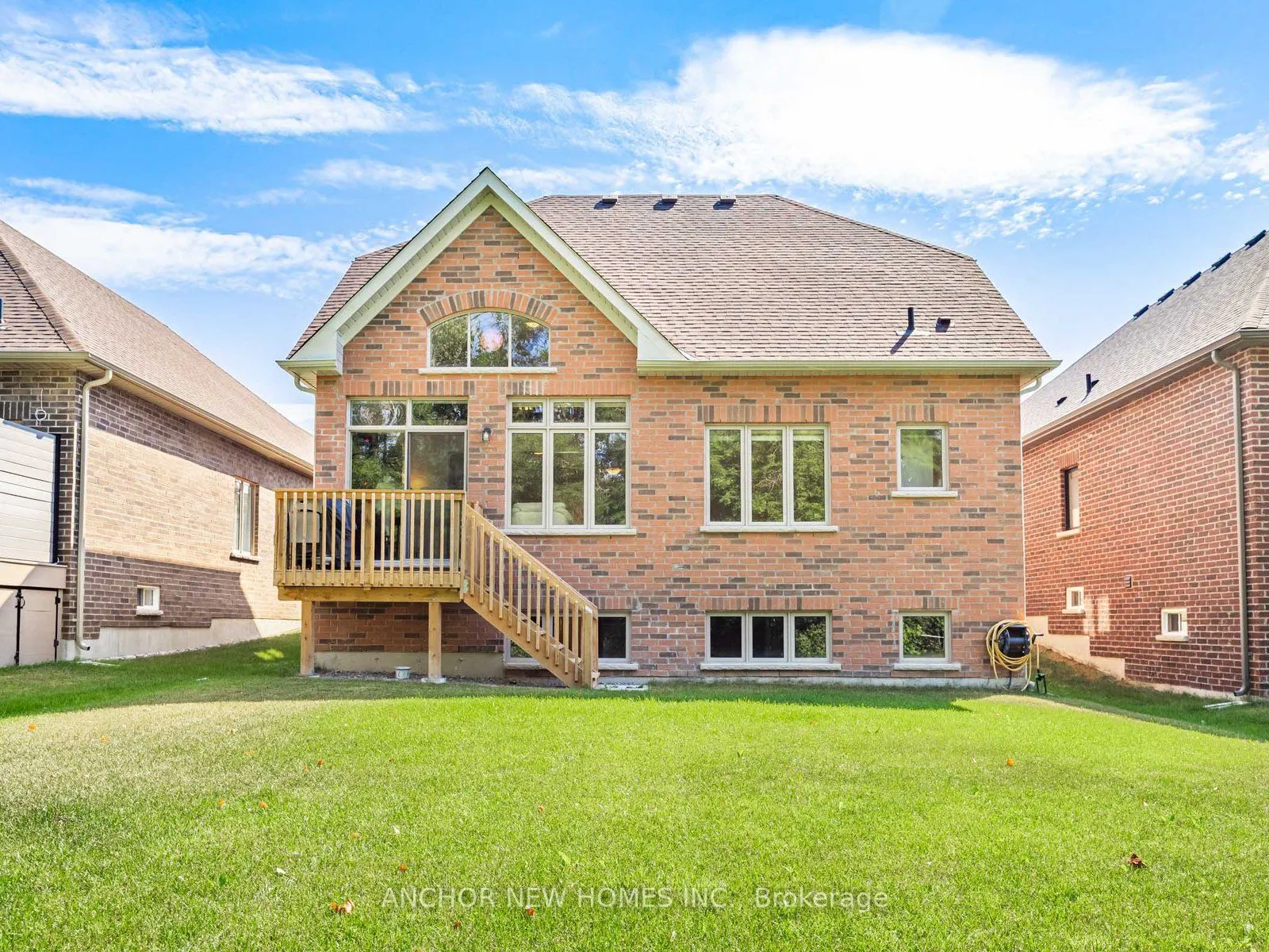 62 Holtby Court W
