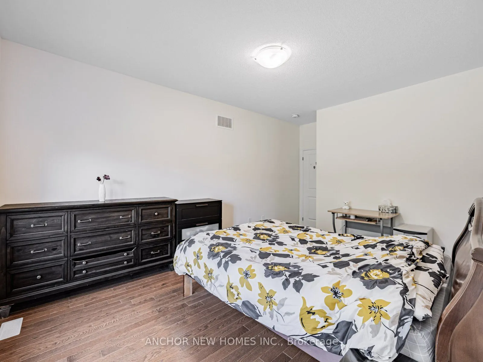62 Holtby Court W