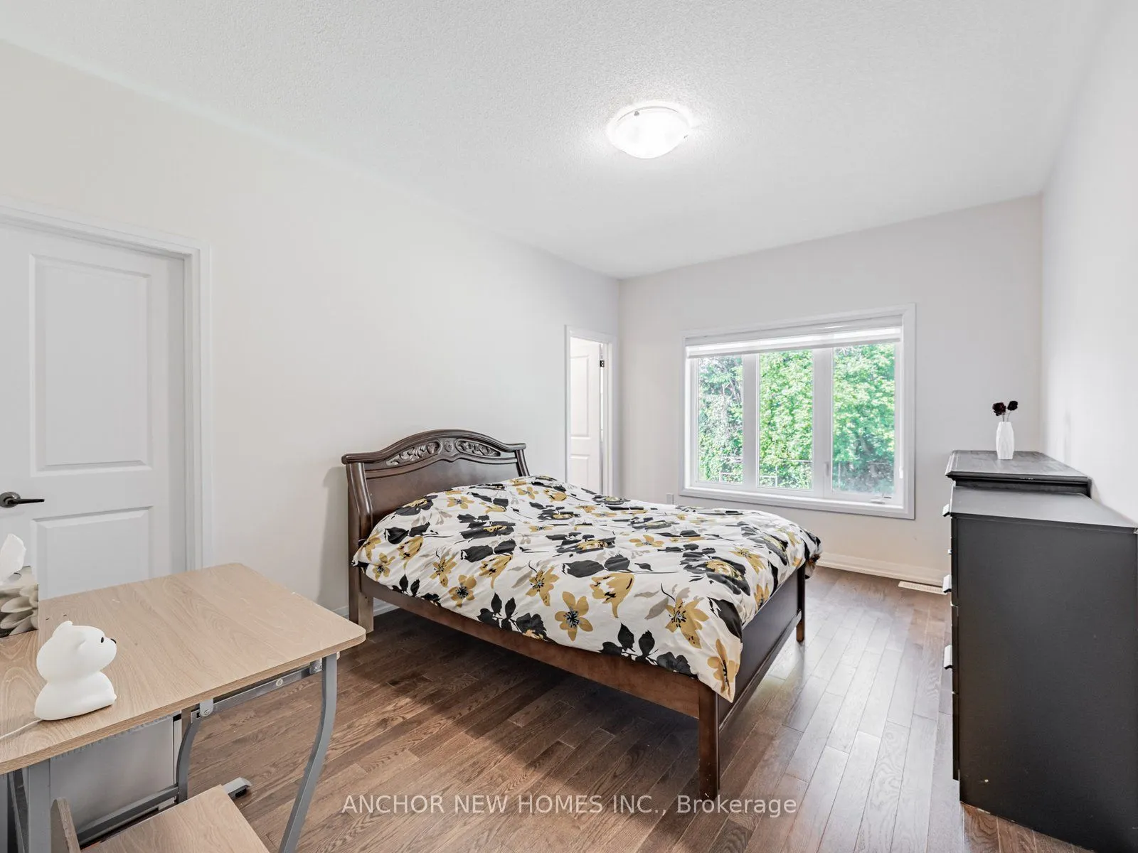 62 Holtby Court W