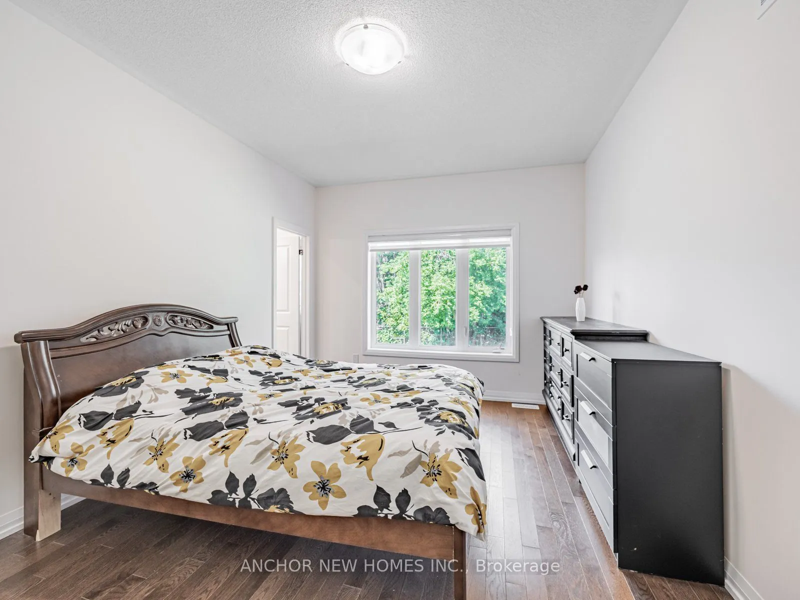 62 Holtby Court W