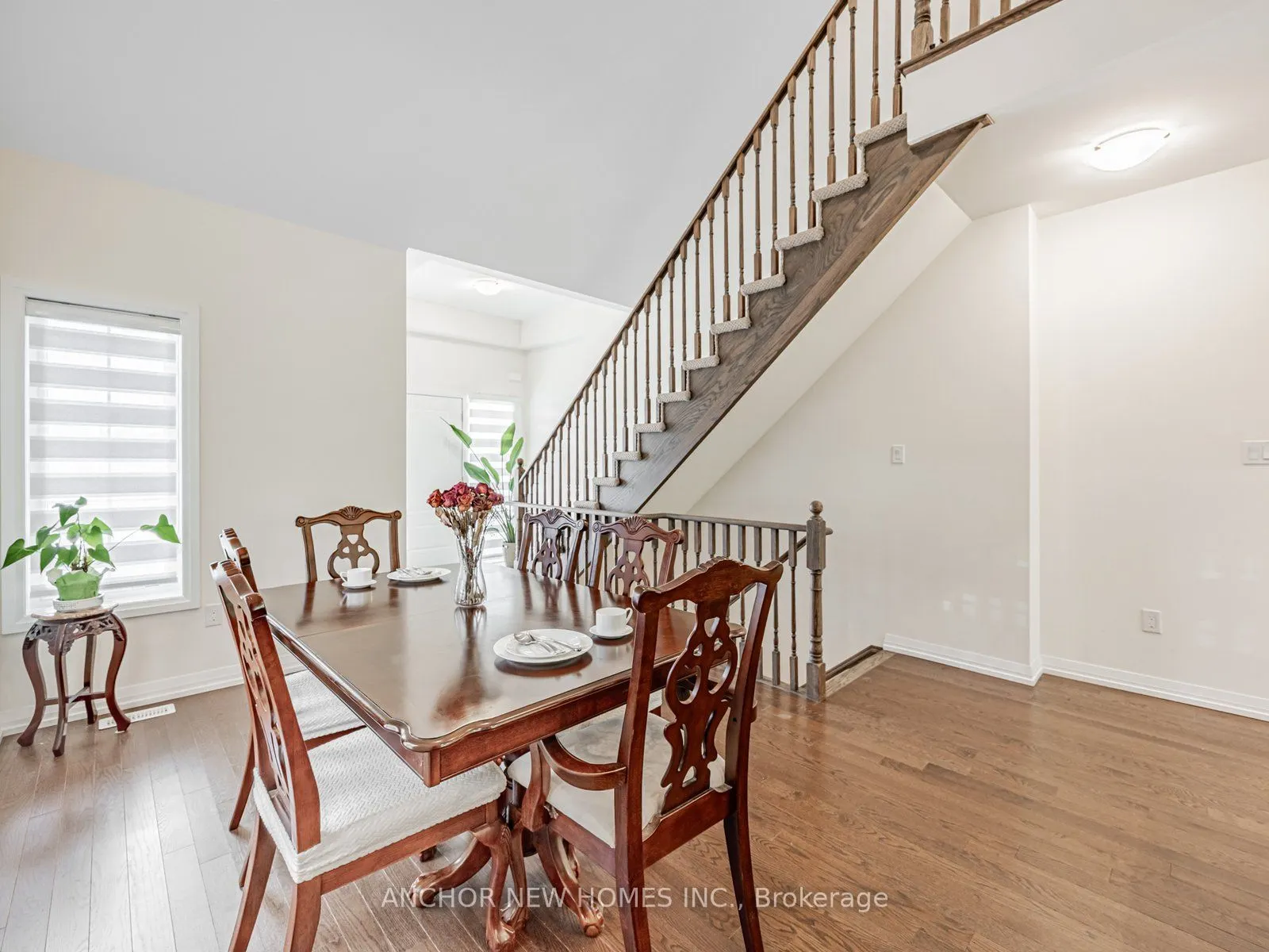 62 Holtby Court W