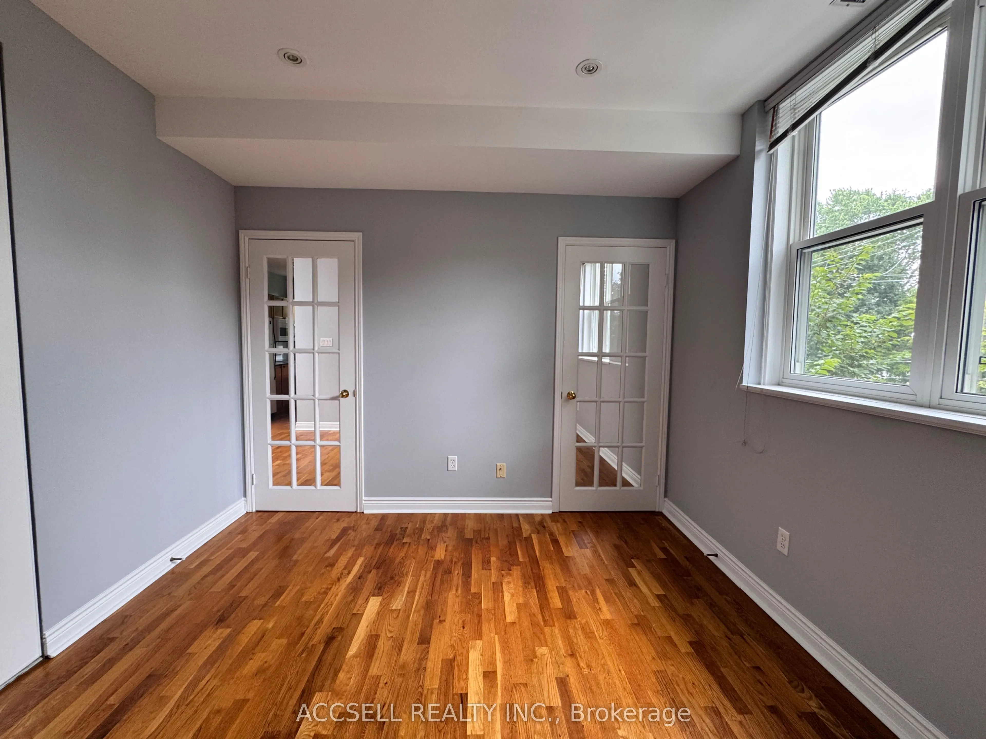 15 Glen Manor Drive, #302
