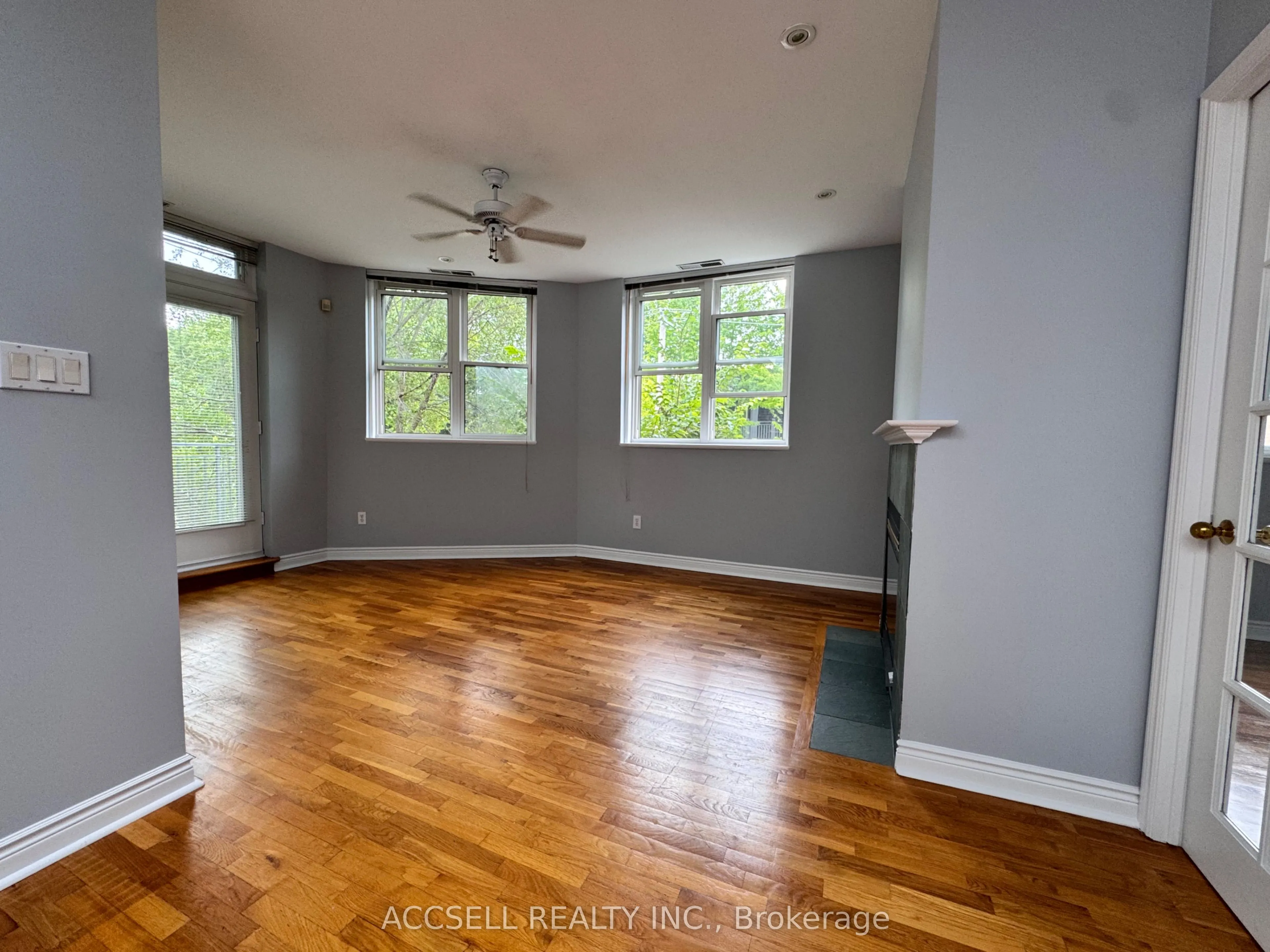 15 Glen Manor Drive, #302