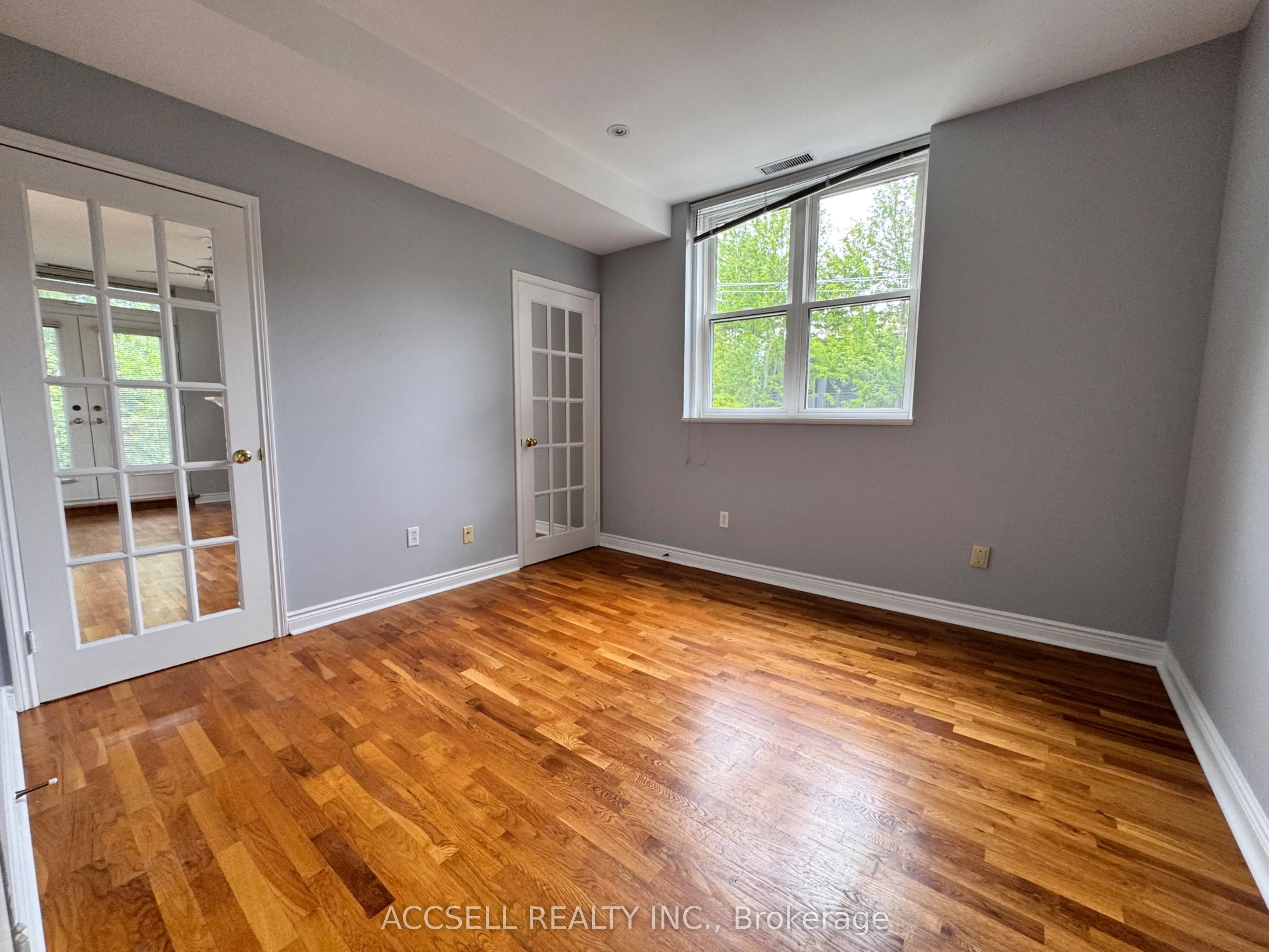 15 Glen Manor Drive, #302