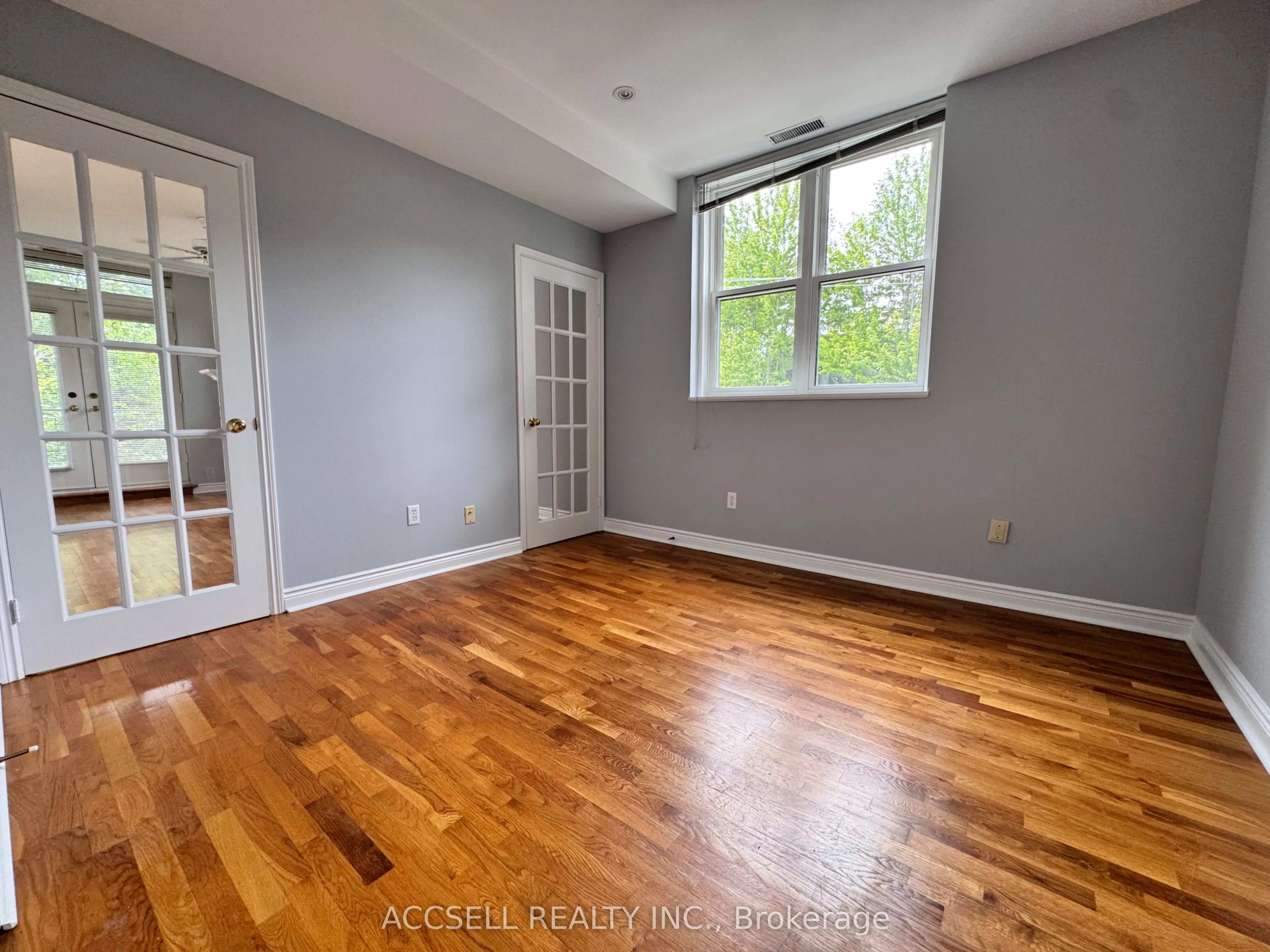 15 Glen Manor Drive, #302