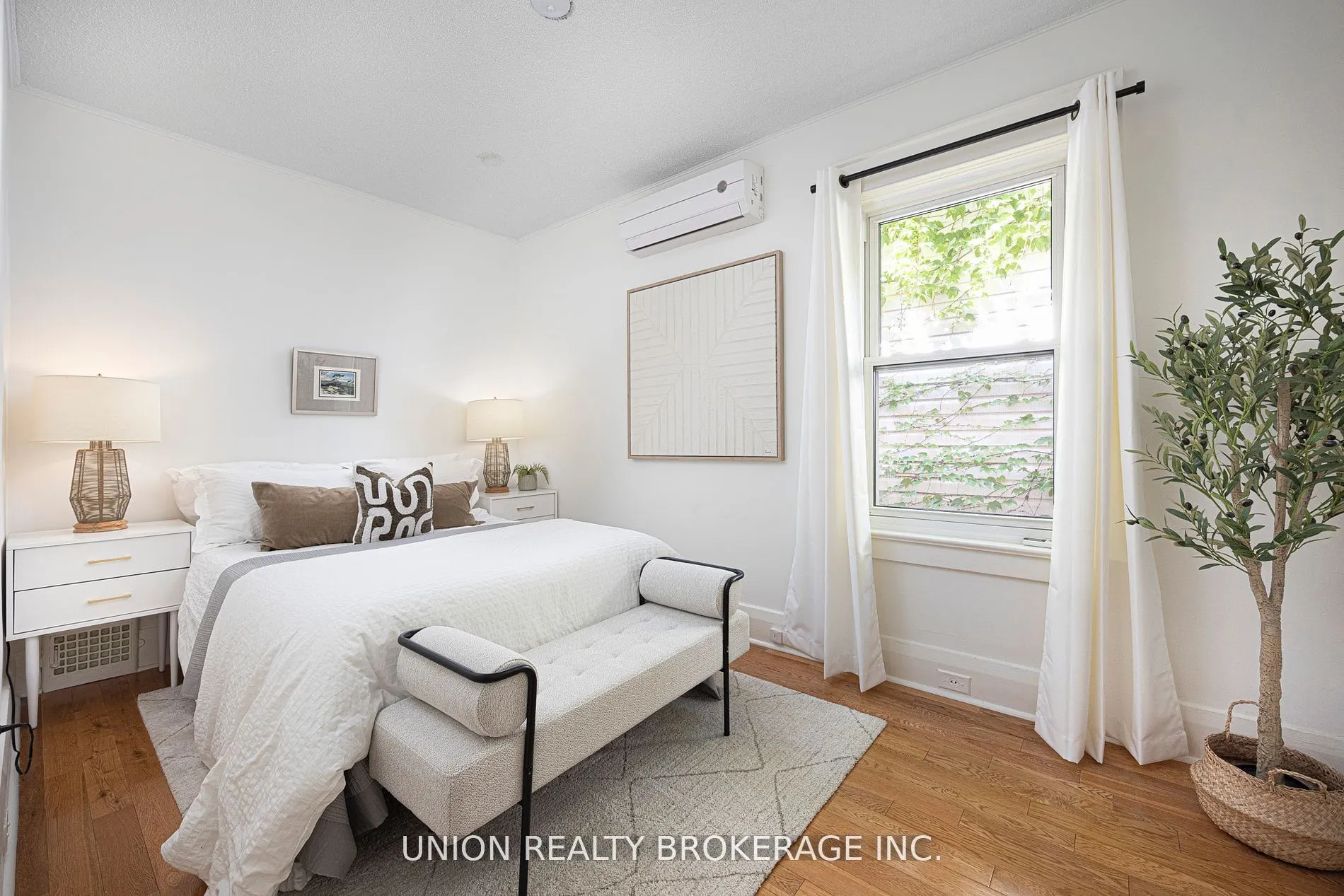 152 Milverton Boulevard