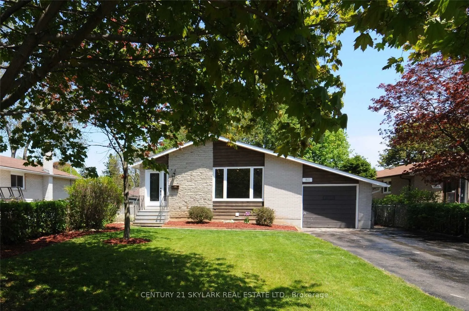 811A Helen Crescent