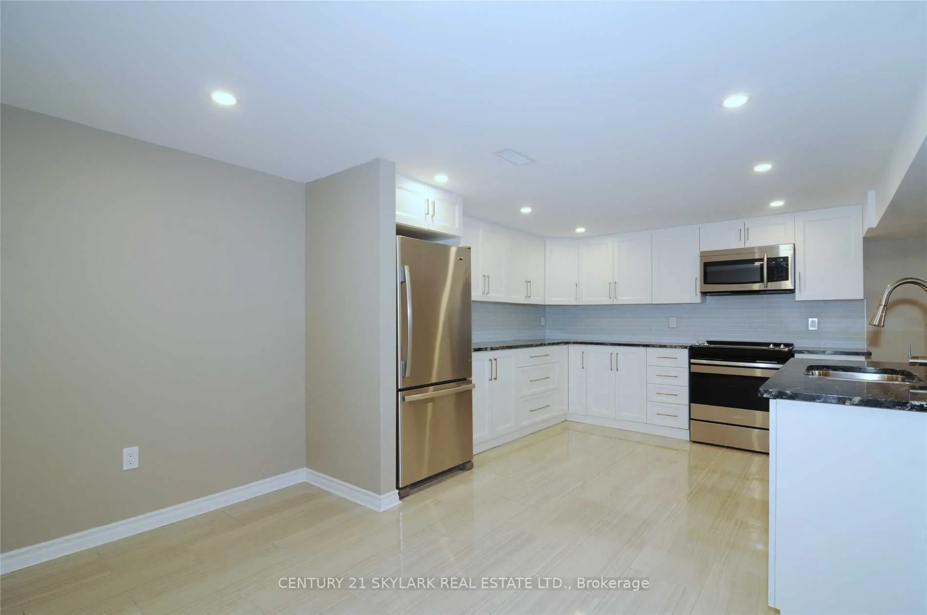811A Helen Crescent