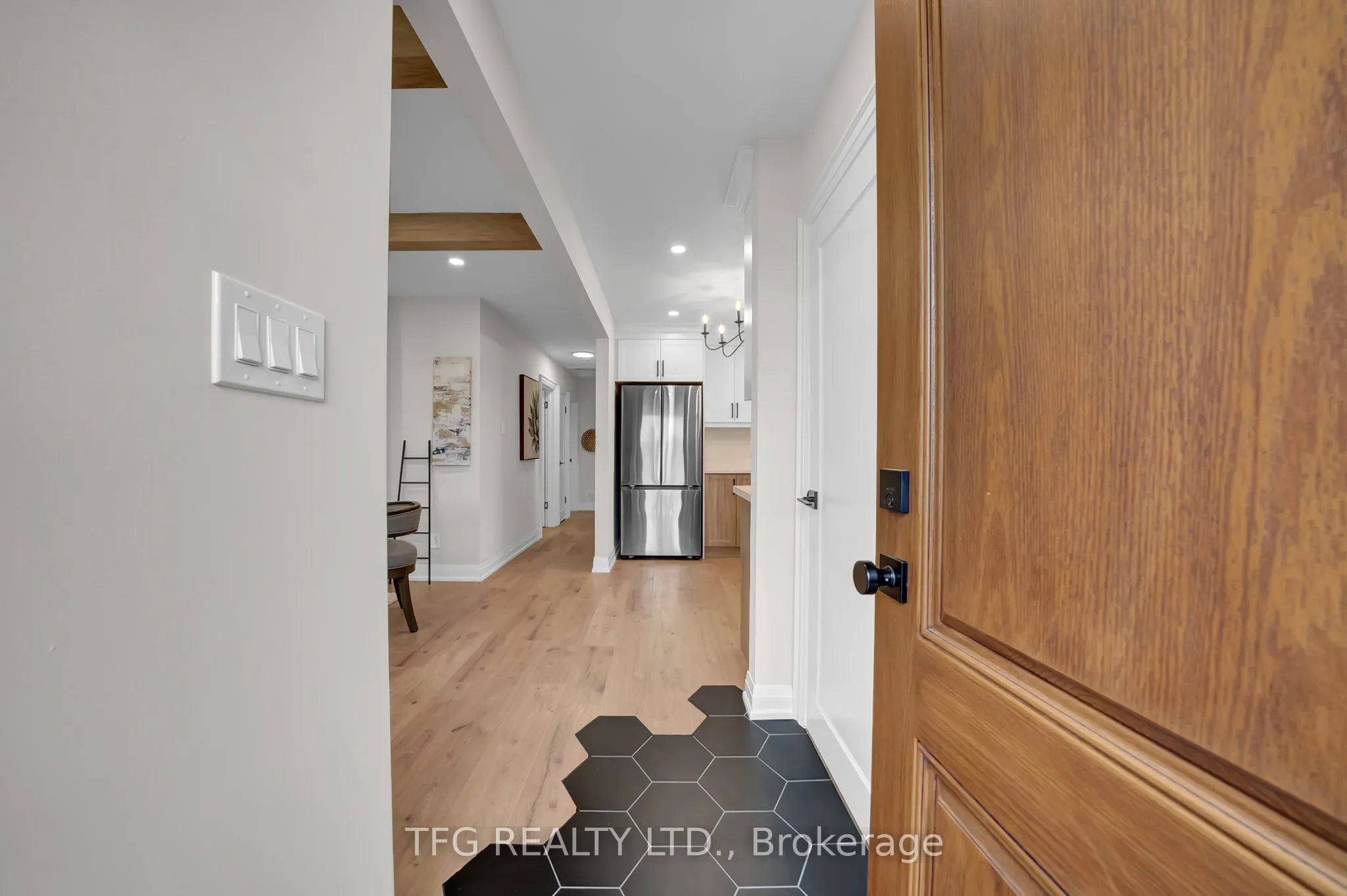 571 Stevenson Road N