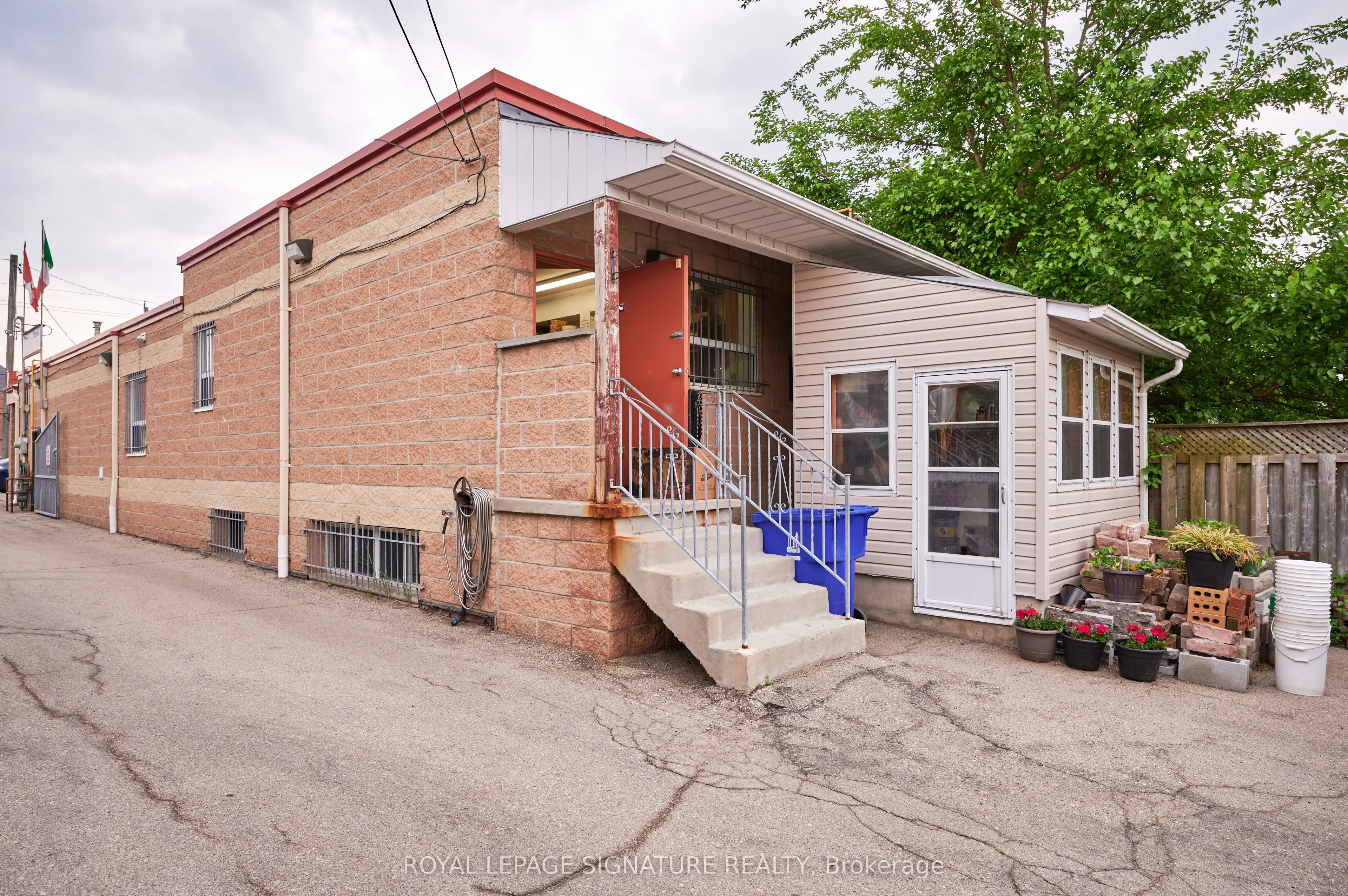 550 Danforth Road