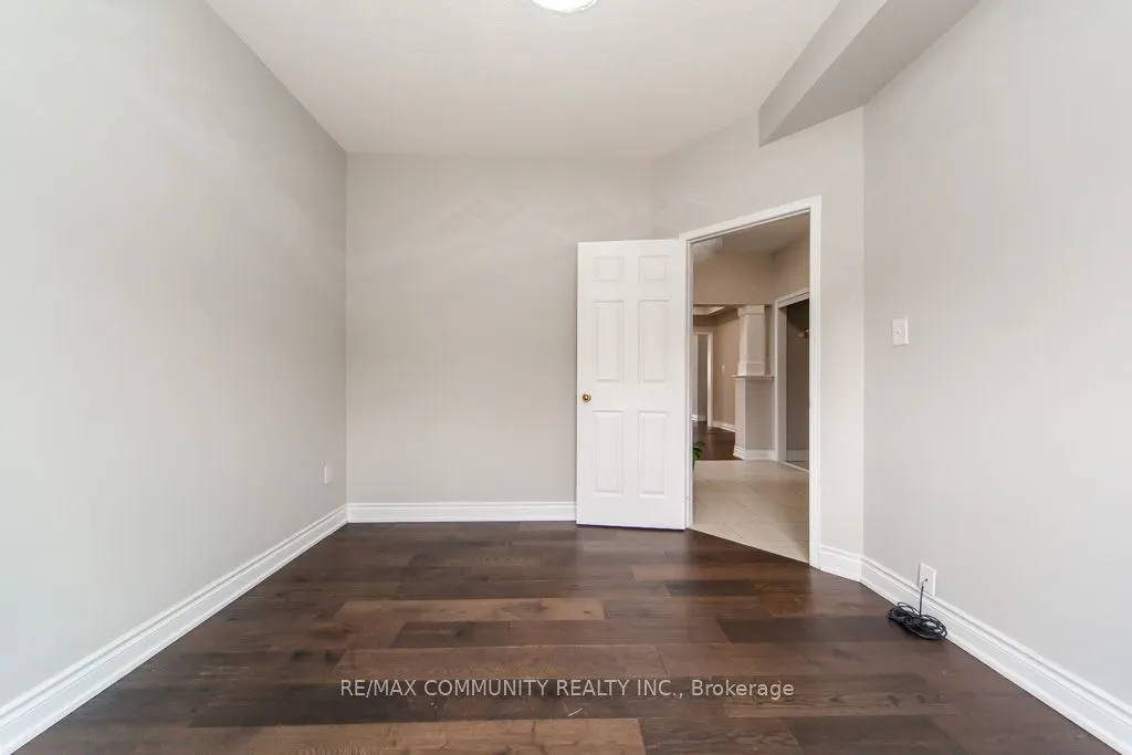 24 Raithby Crescent