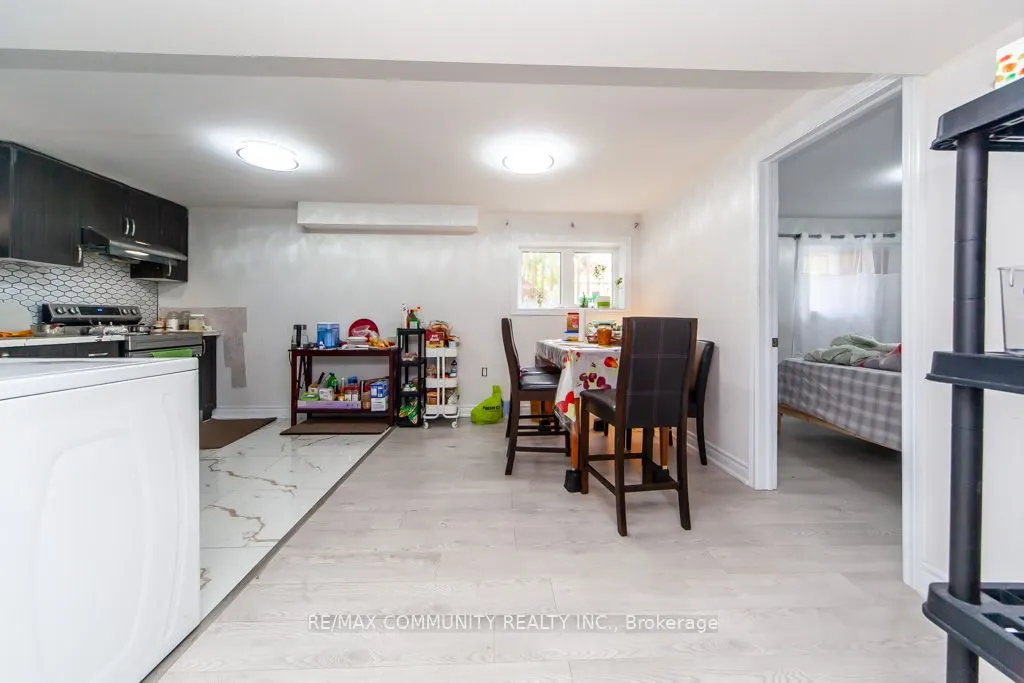 24 Raithby Crescent
