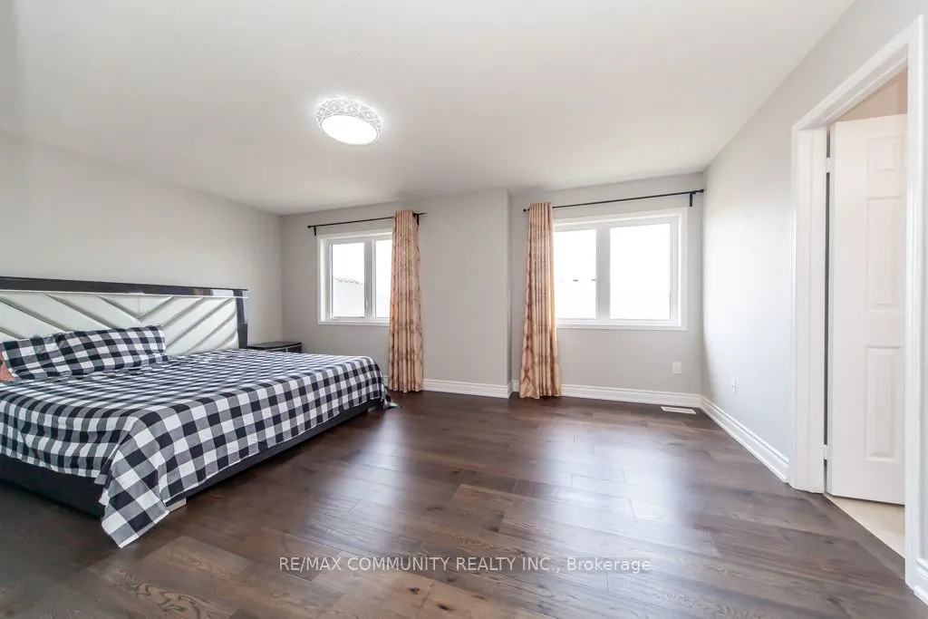 24 Raithby Crescent