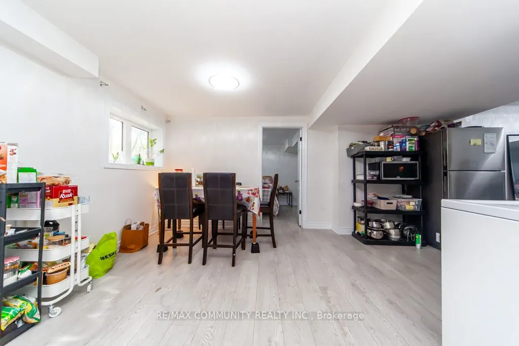 24 Raithby Crescent