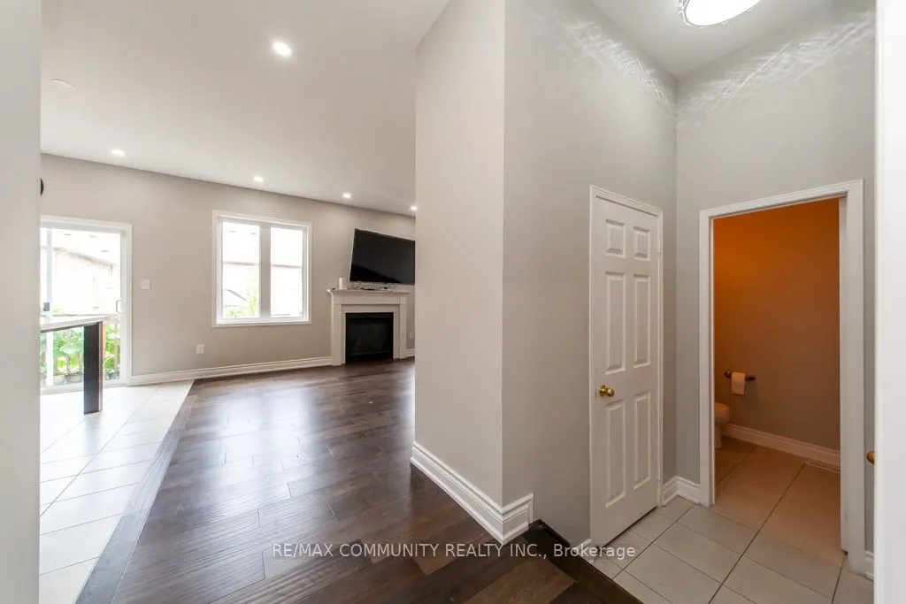 24 Raithby Crescent