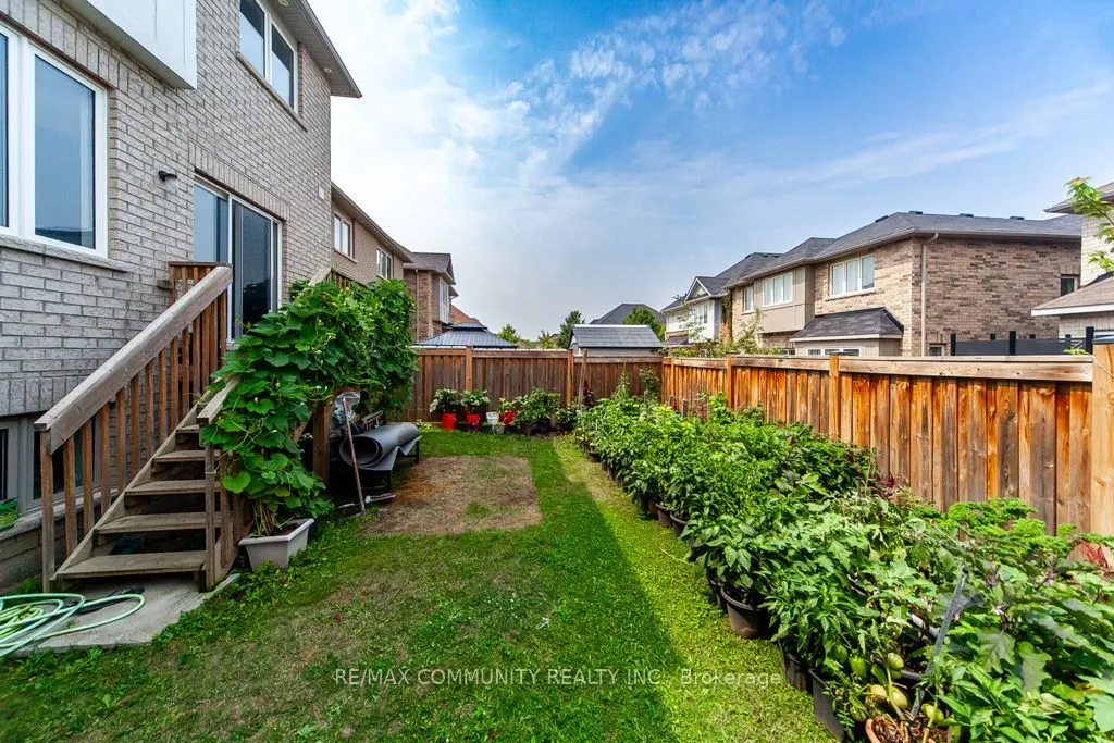 24 Raithby Crescent