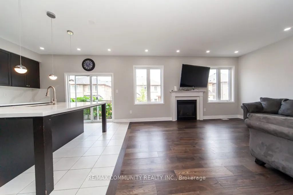 24 Raithby Crescent