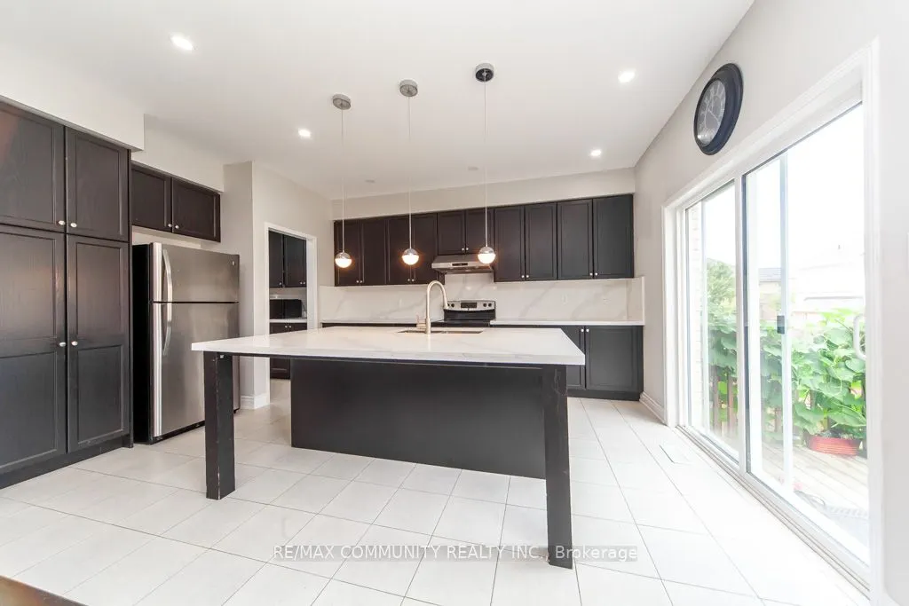 24 Raithby Crescent