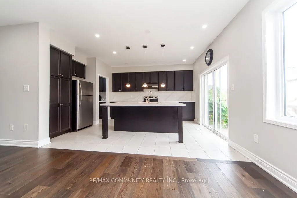 24 Raithby Crescent