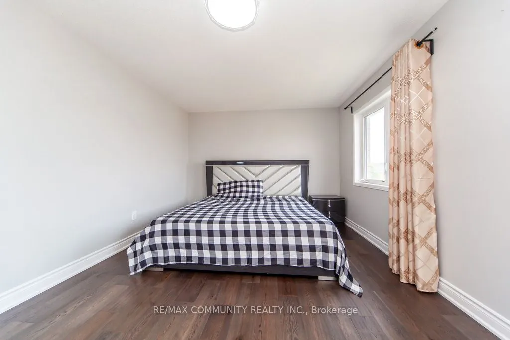 24 Raithby Crescent