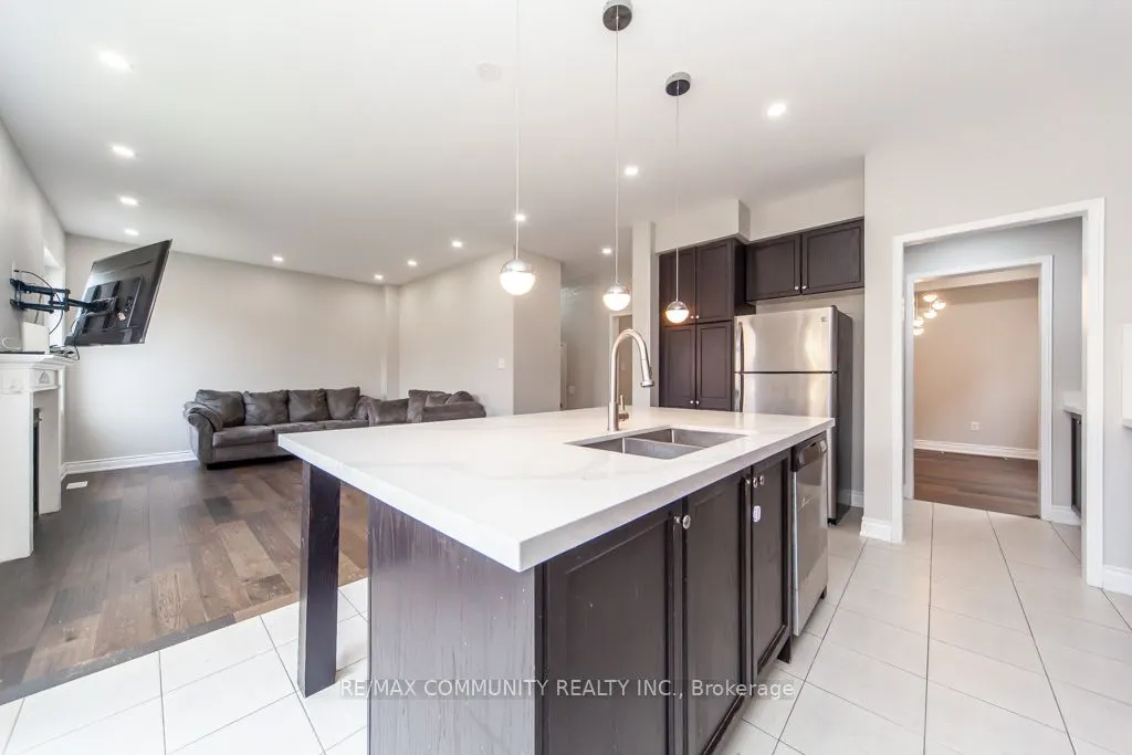 24 Raithby Crescent