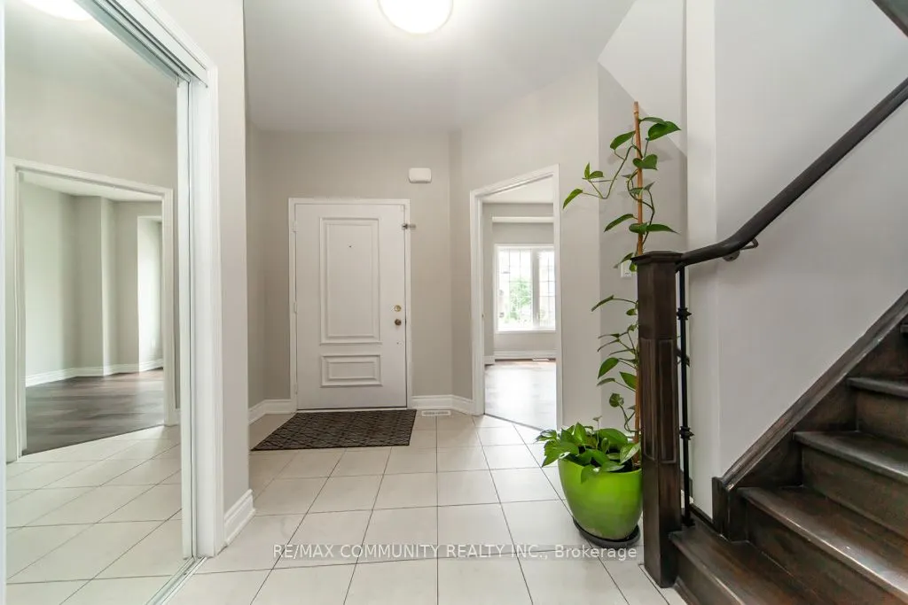 24 Raithby Crescent