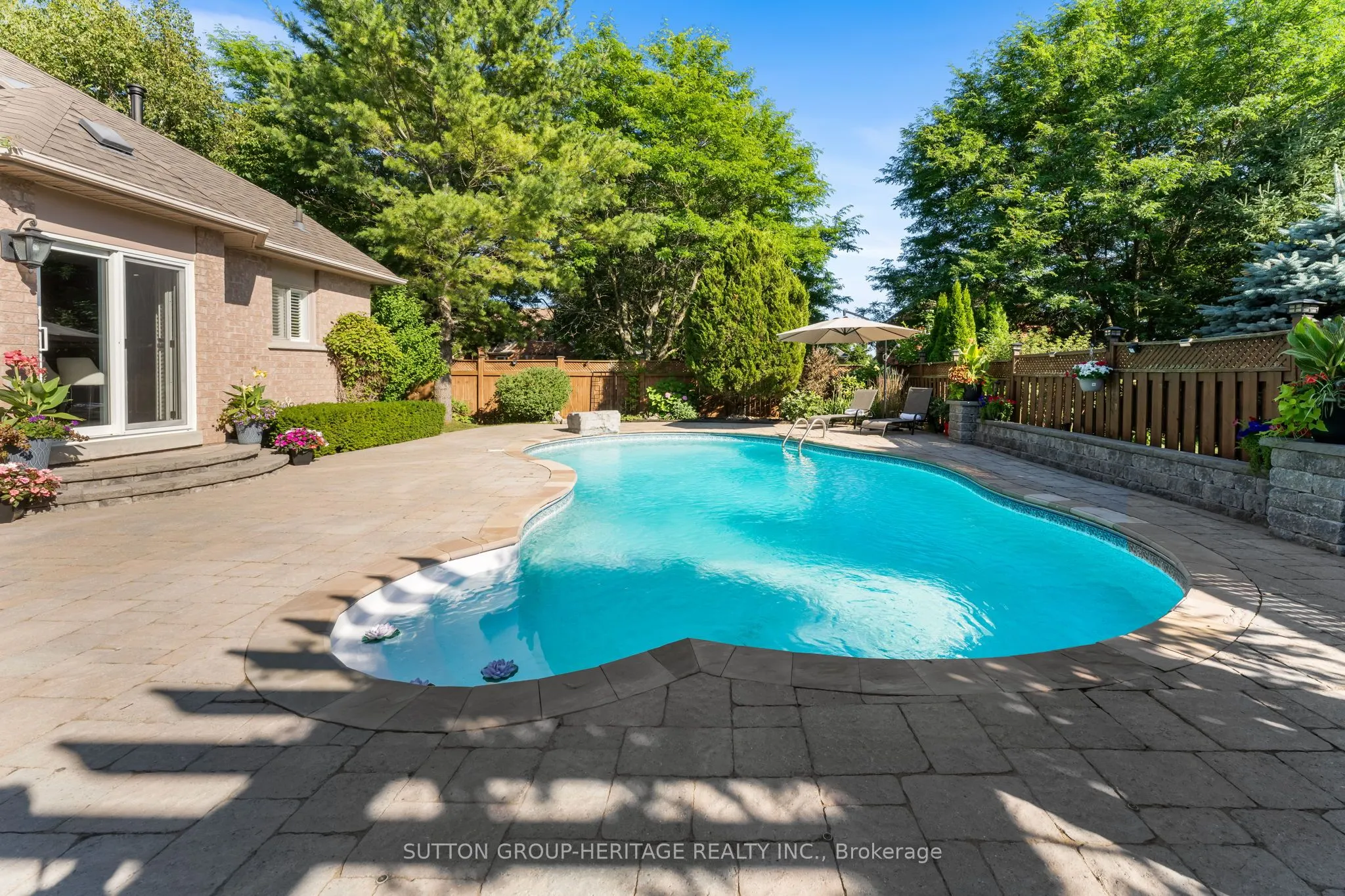 2300 Abbott Crescent