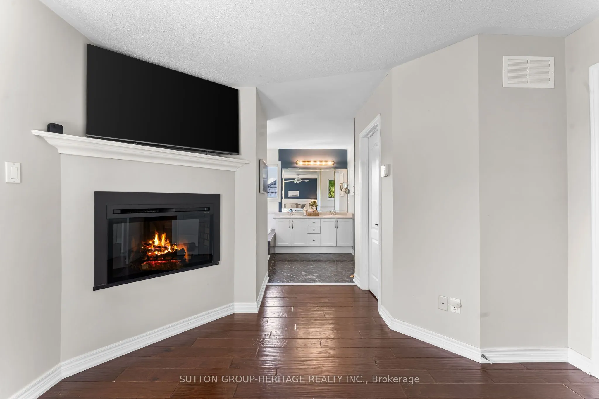 2300 Abbott Crescent
