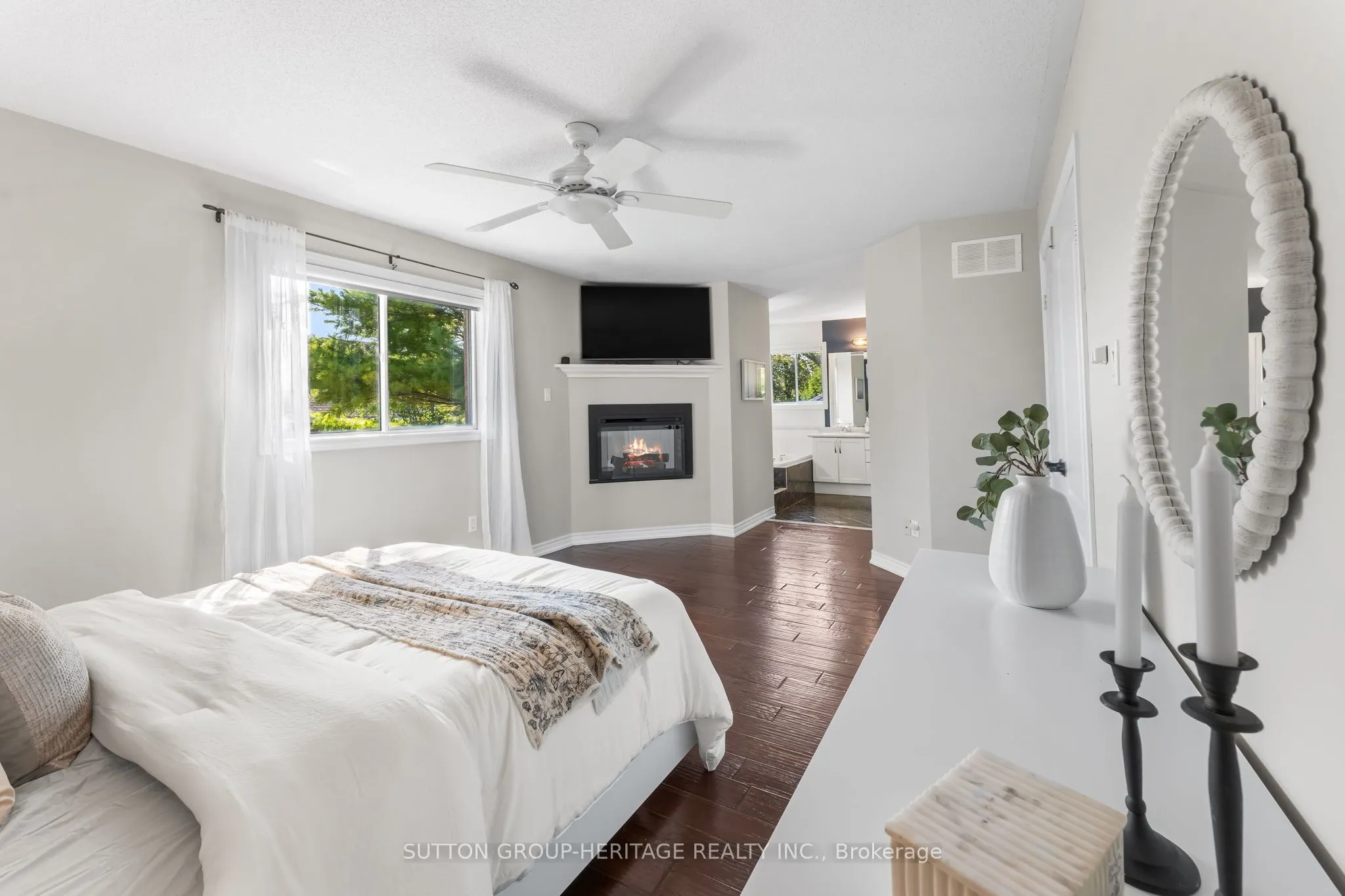 2300 Abbott Crescent