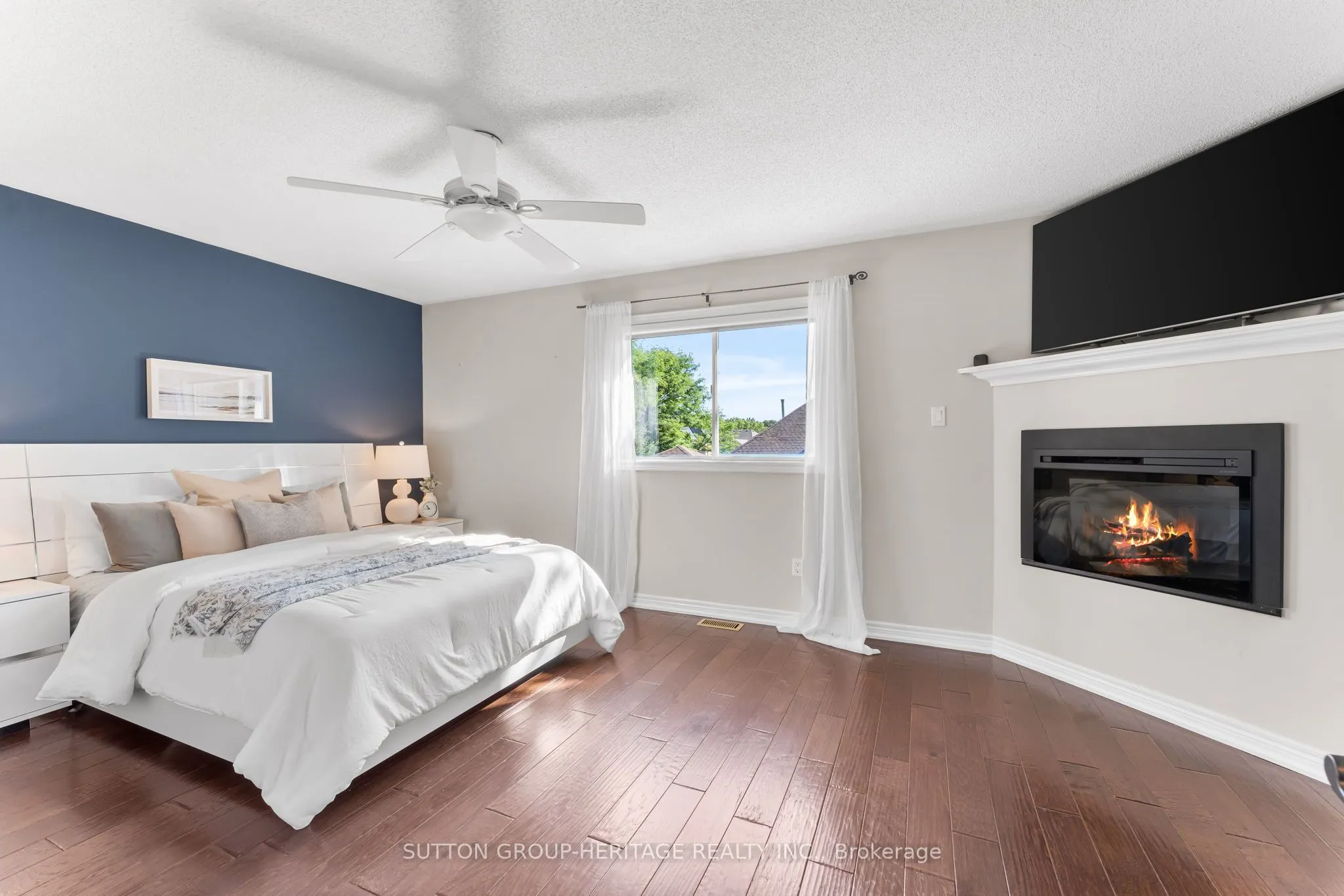 2300 Abbott Crescent