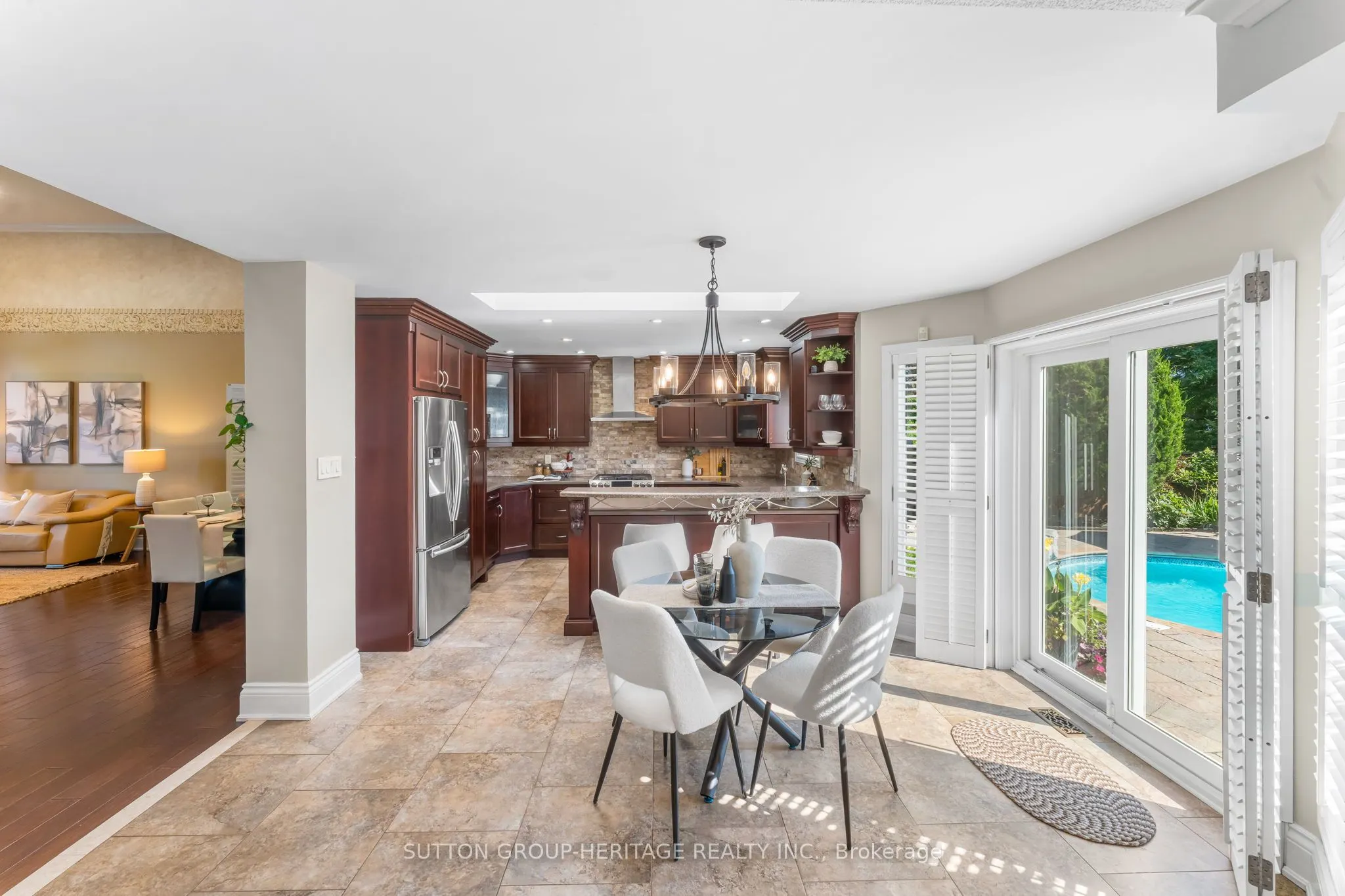 2300 Abbott Crescent