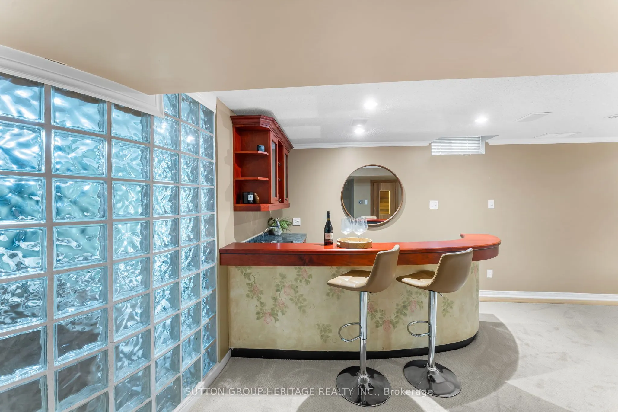 2300 Abbott Crescent