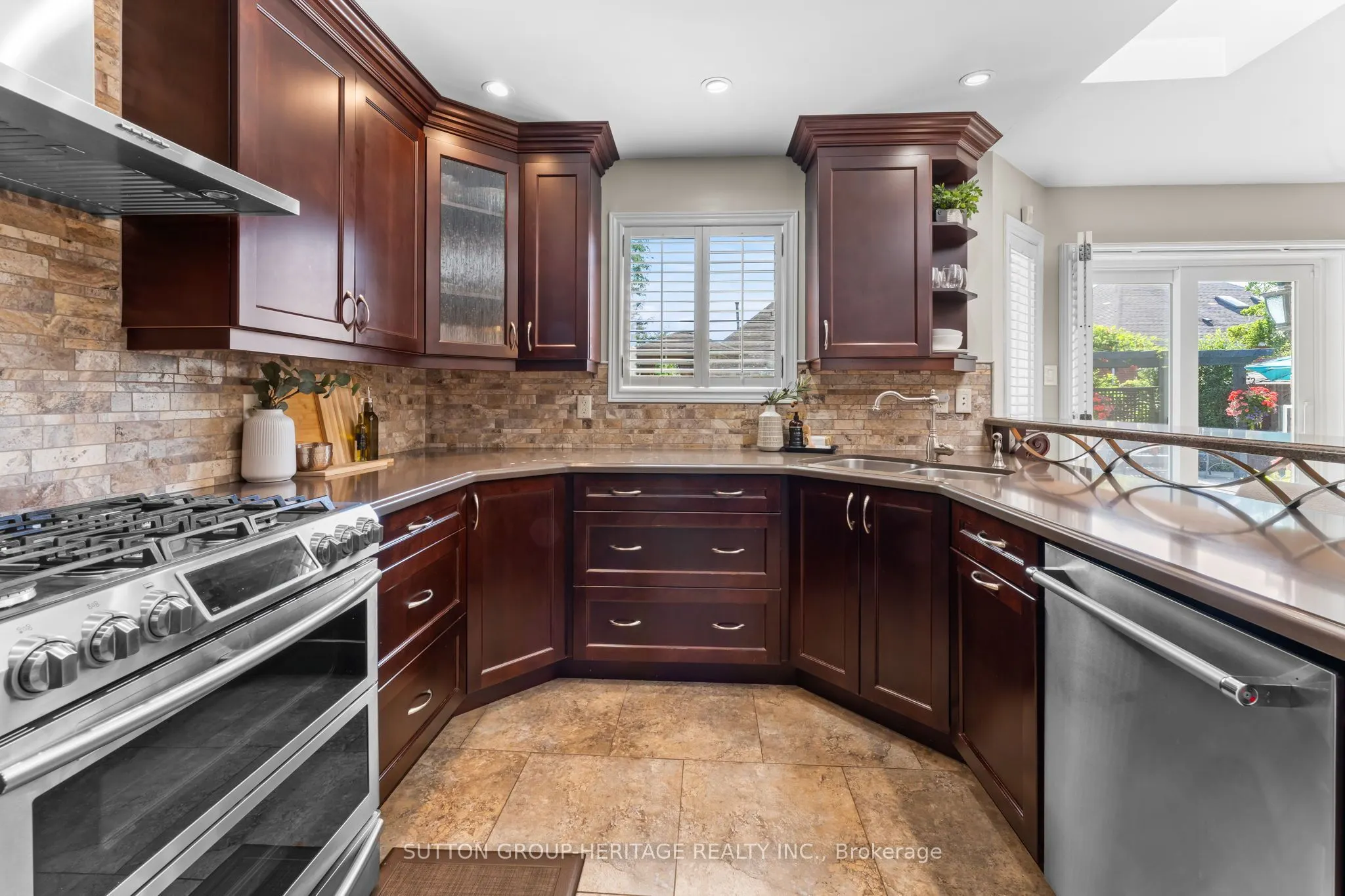 2300 Abbott Crescent
