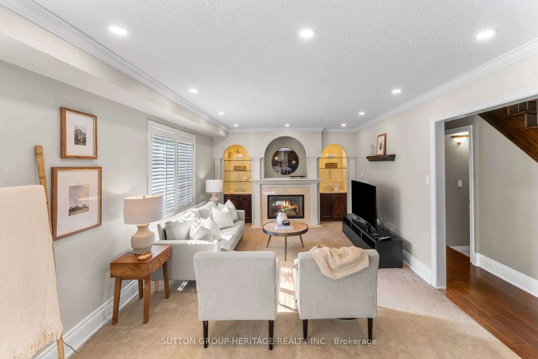 2300 Abbott Crescent