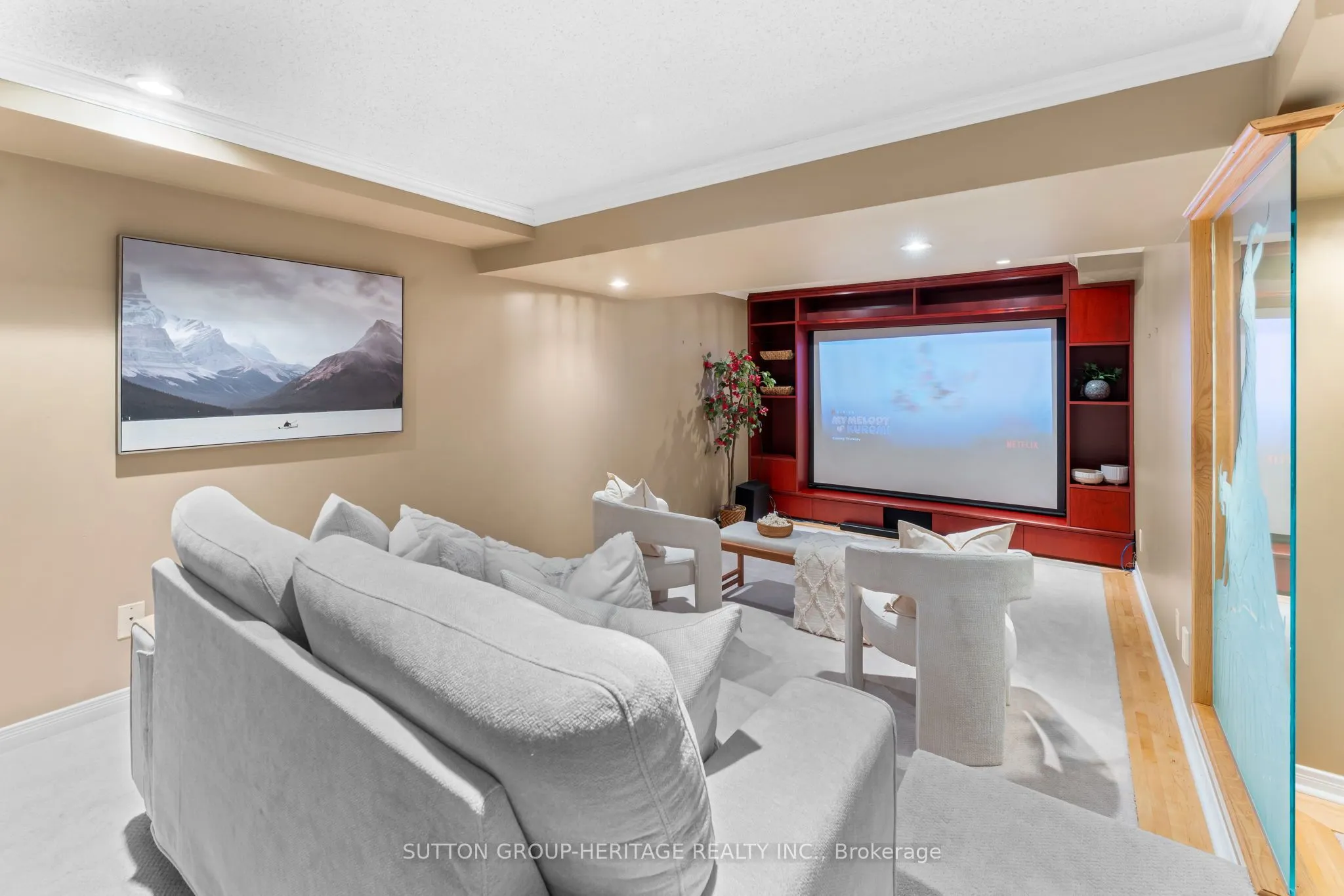 2300 Abbott Crescent