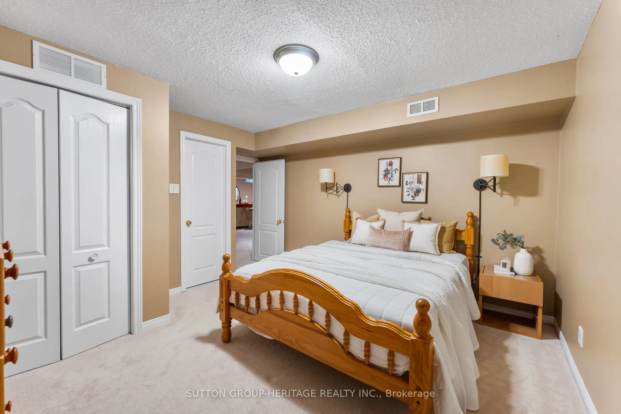 2300 Abbott Crescent