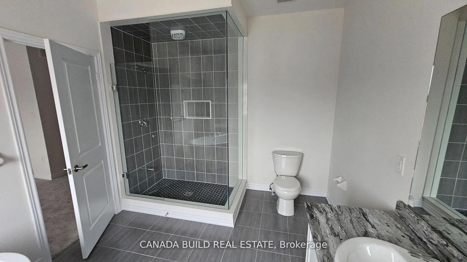 2133 Coppermine Street