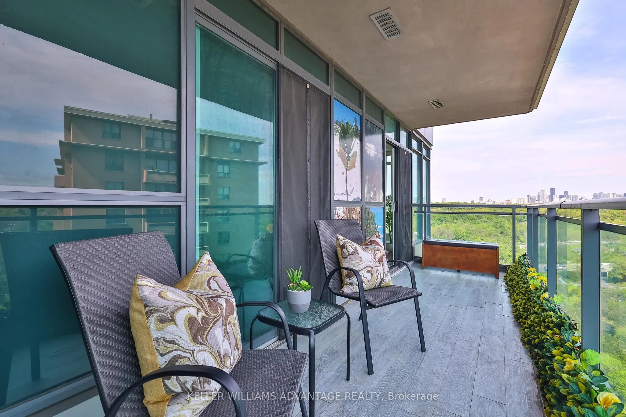 1048 Broadview Avenue, #1208