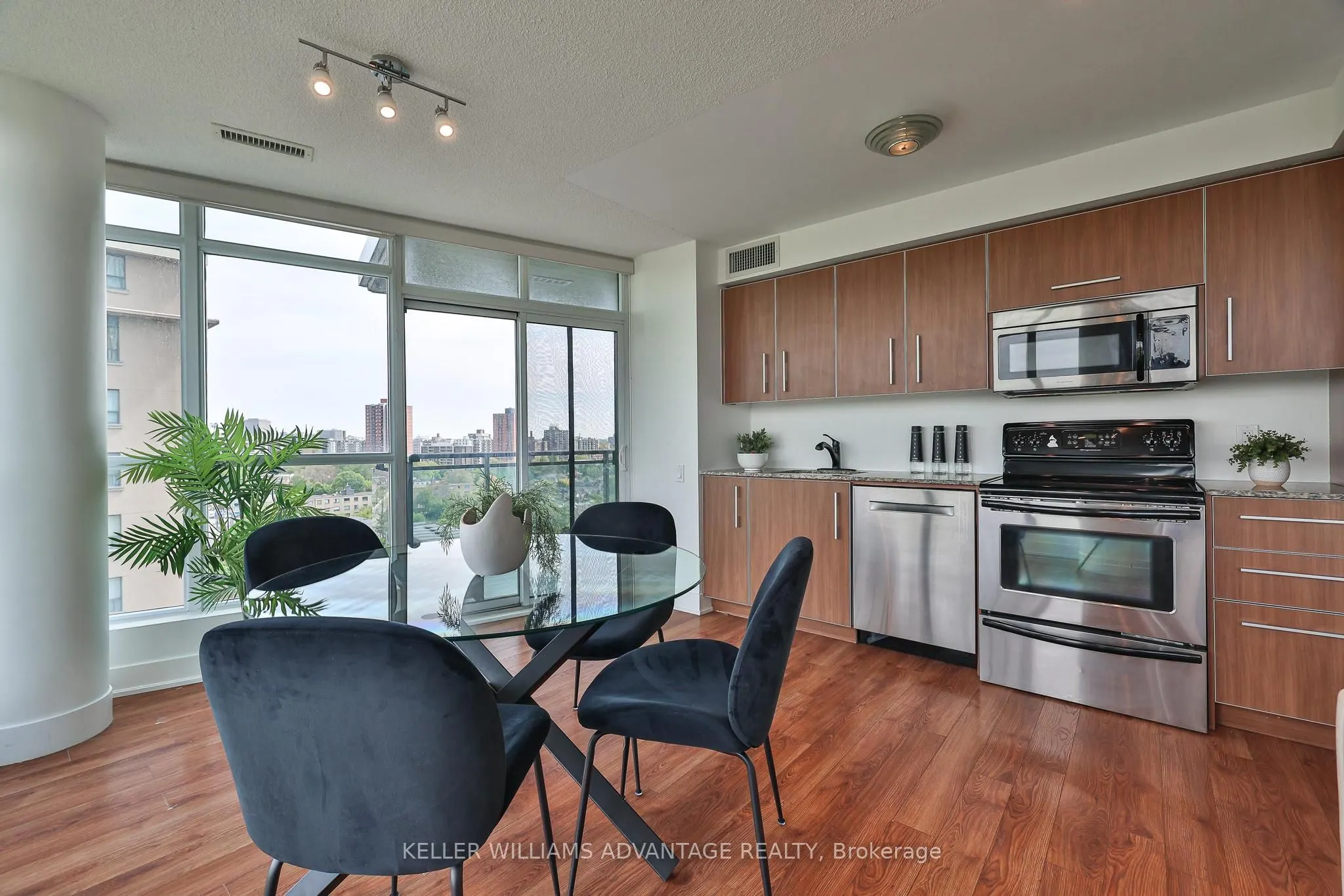 1048 Broadview Avenue, #1208