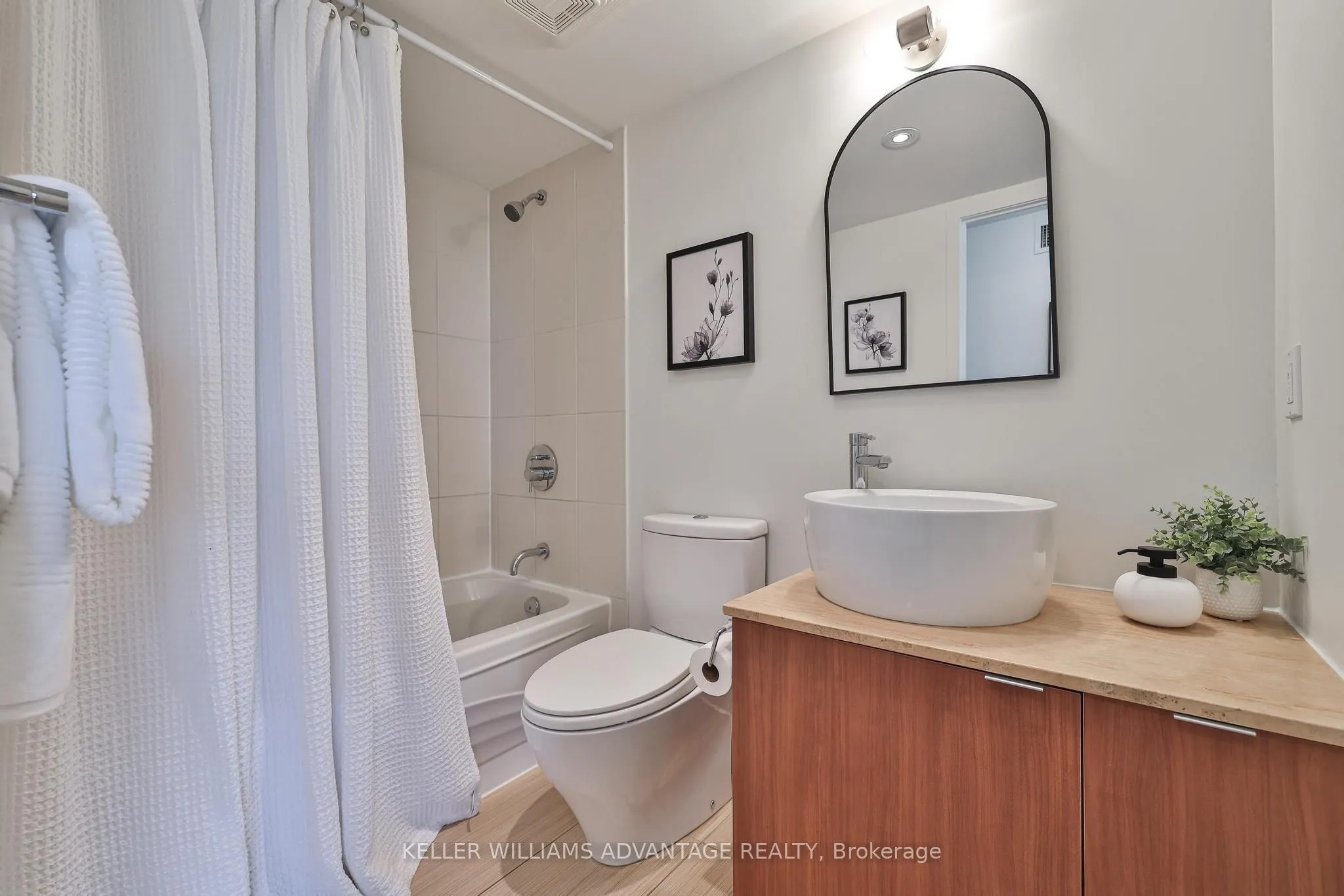 1048 Broadview Avenue, #1208