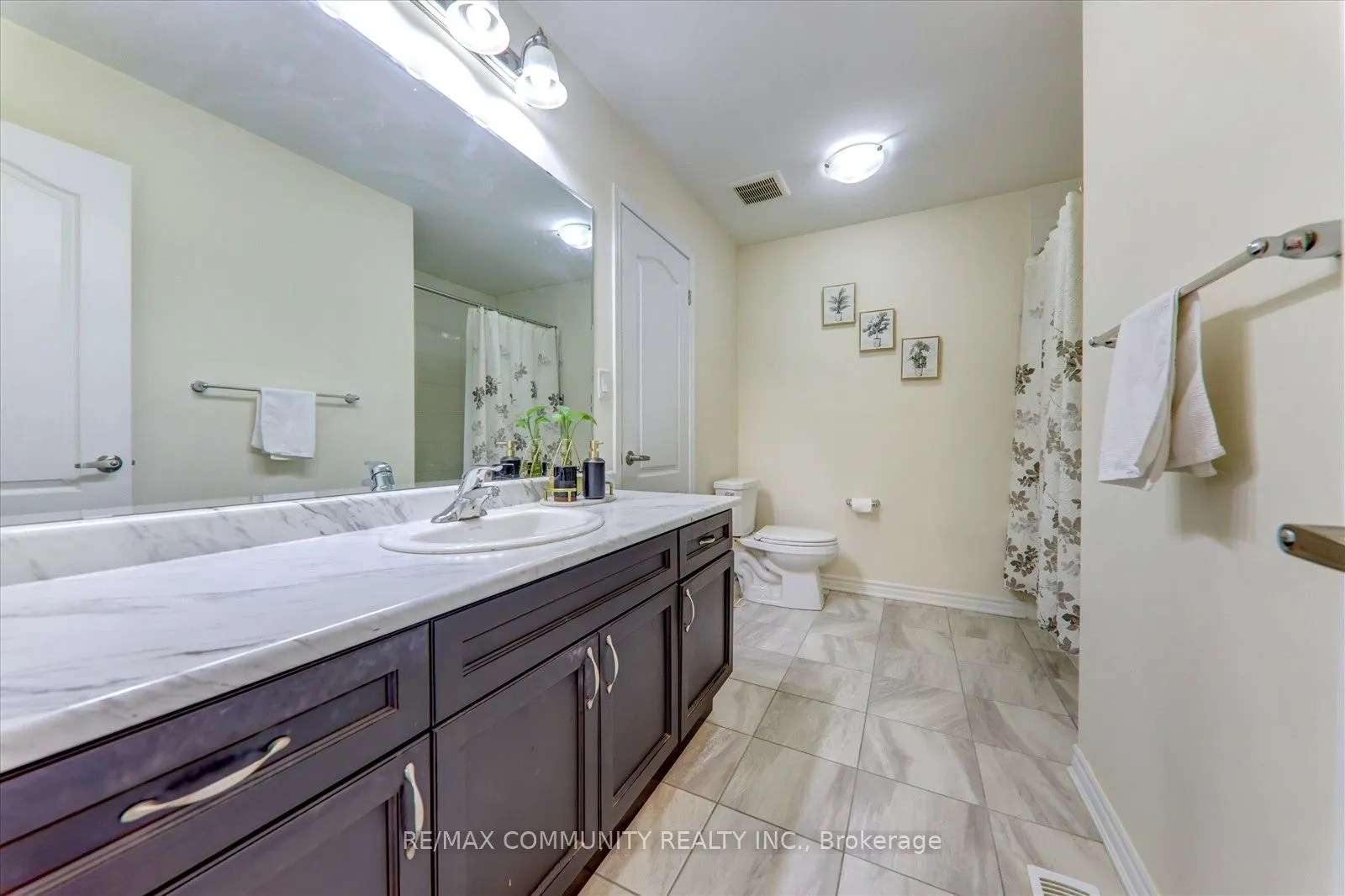 56 Westfield Drive S