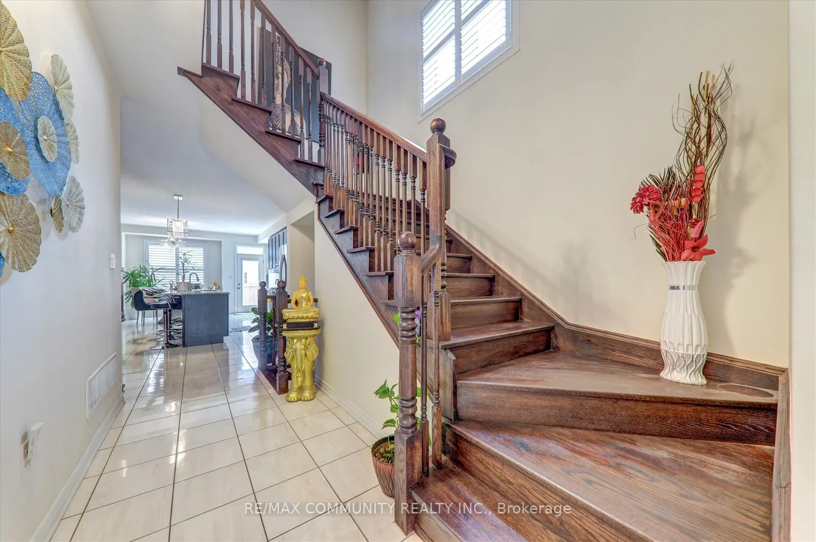 56 Westfield Drive S