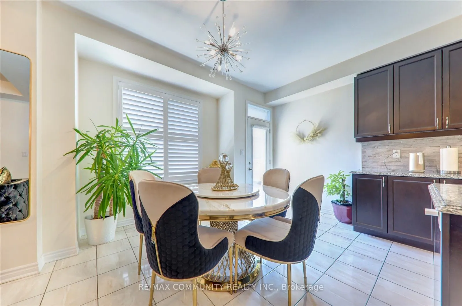 56 Westfield Drive S