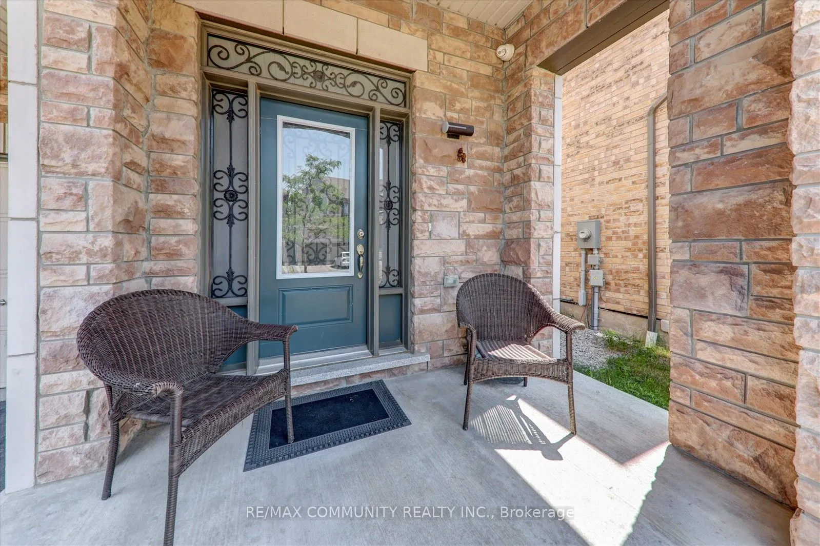 56 Westfield Drive S