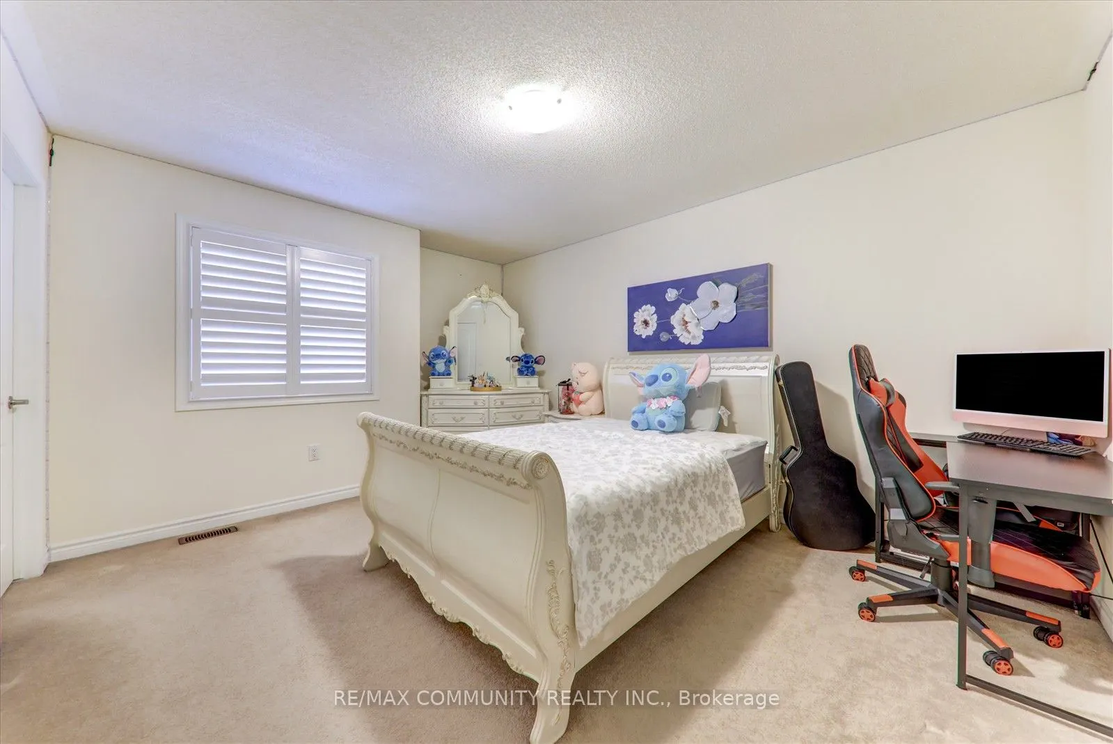 56 Westfield Drive S
