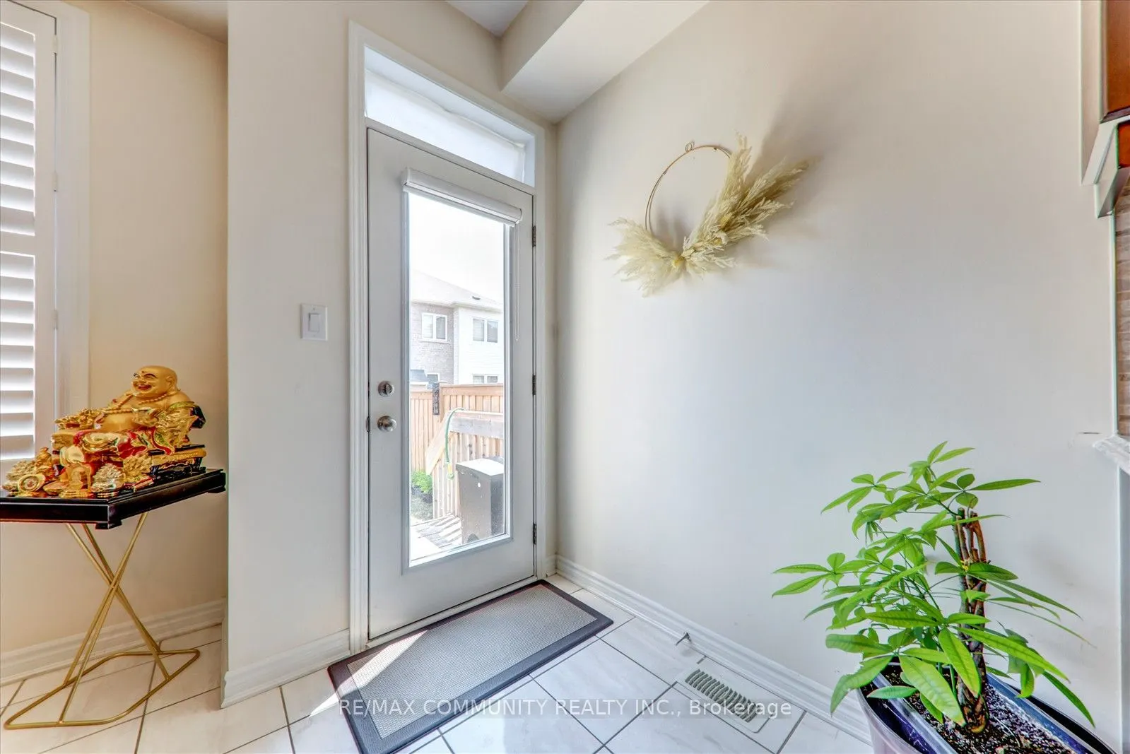 56 Westfield Drive S