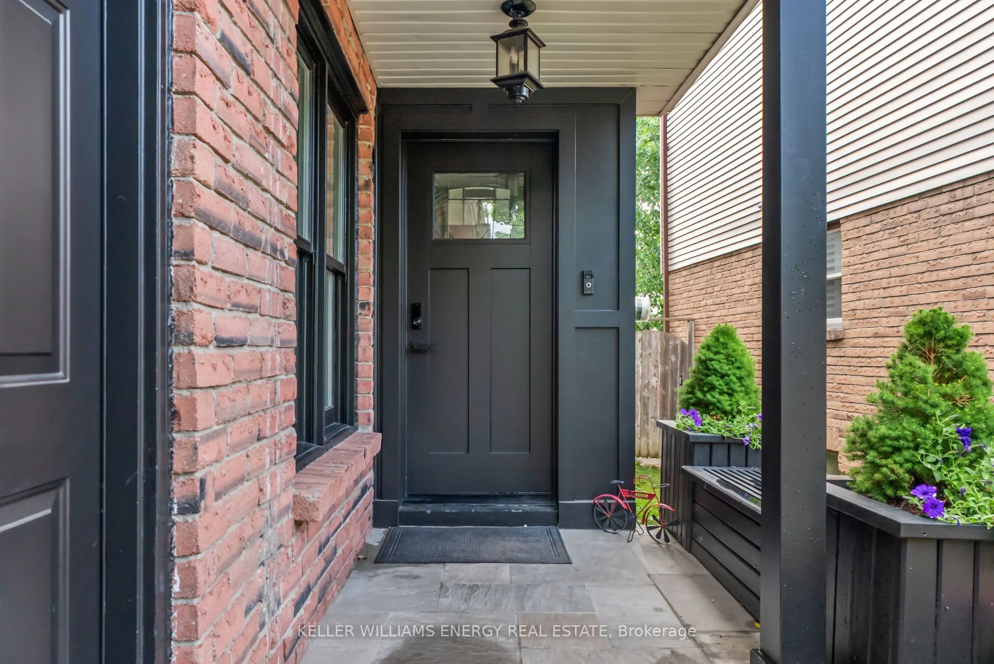 121 Angus Drive