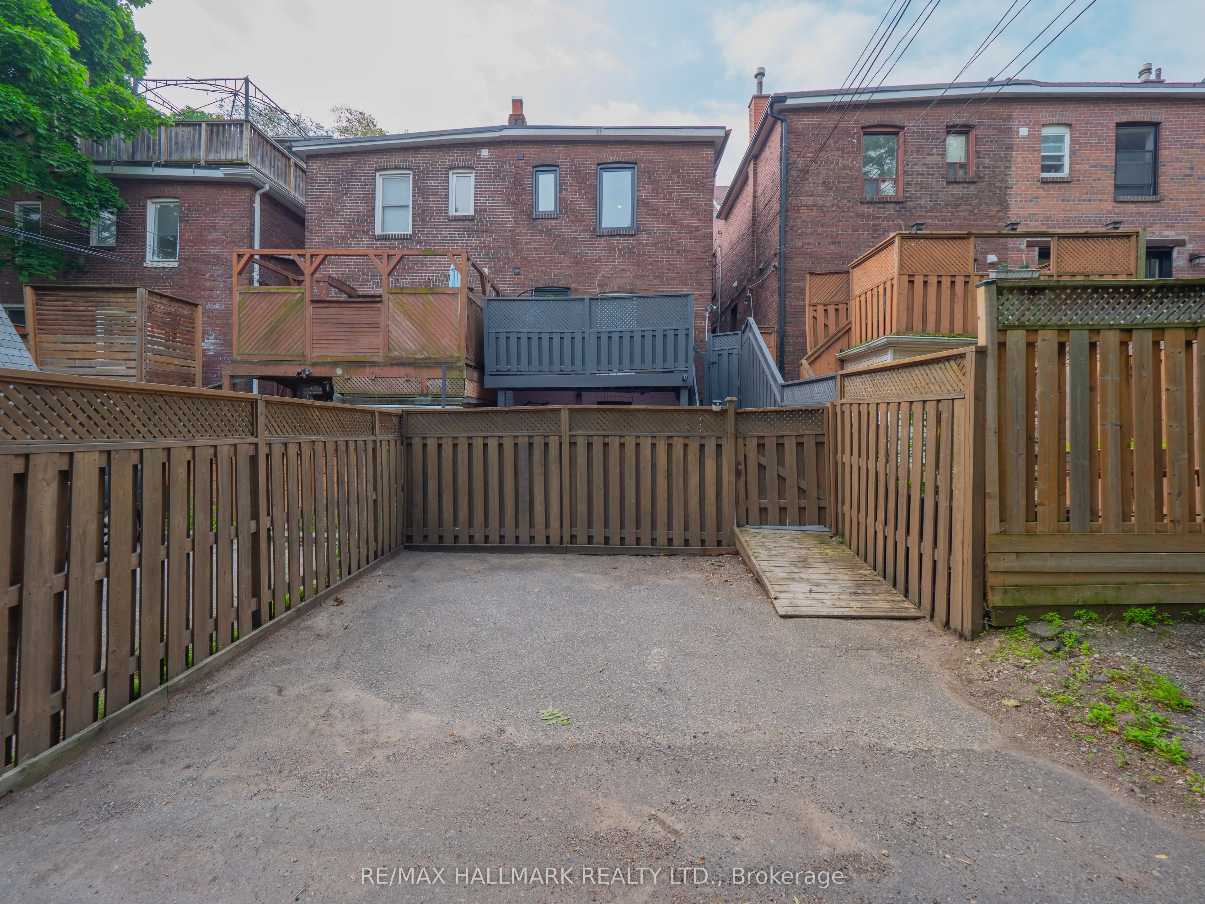 18 Millbrook Crescent