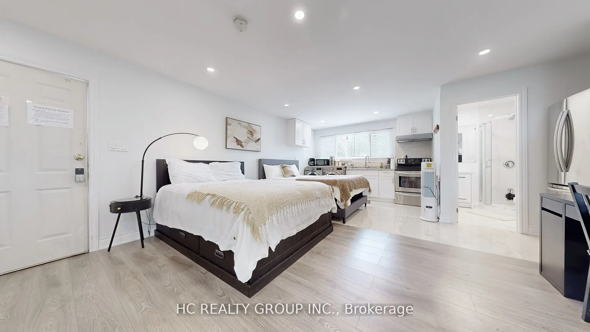 59 Muskoka Avenue, #B