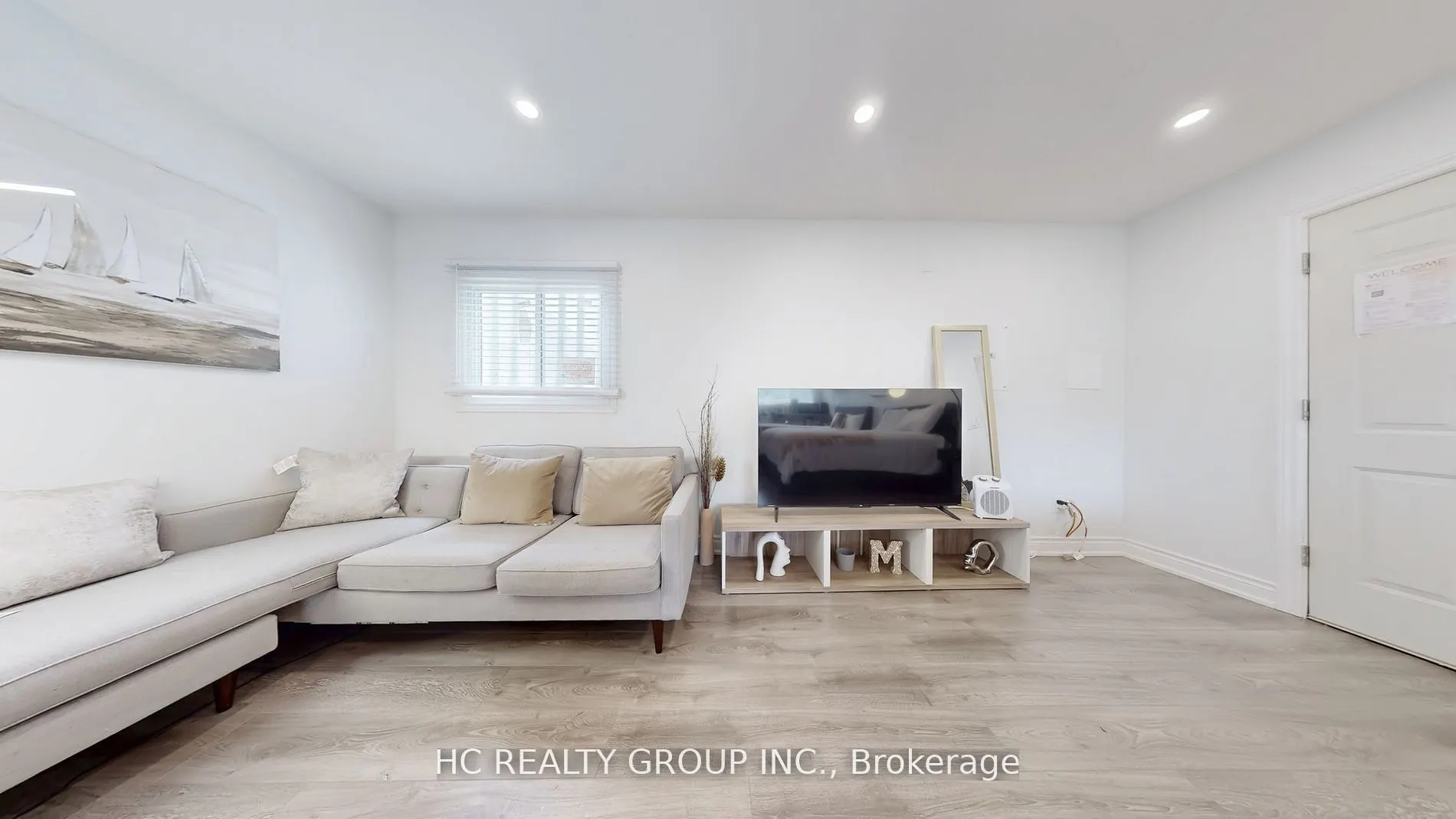 59 Muskoka Avenue, #B